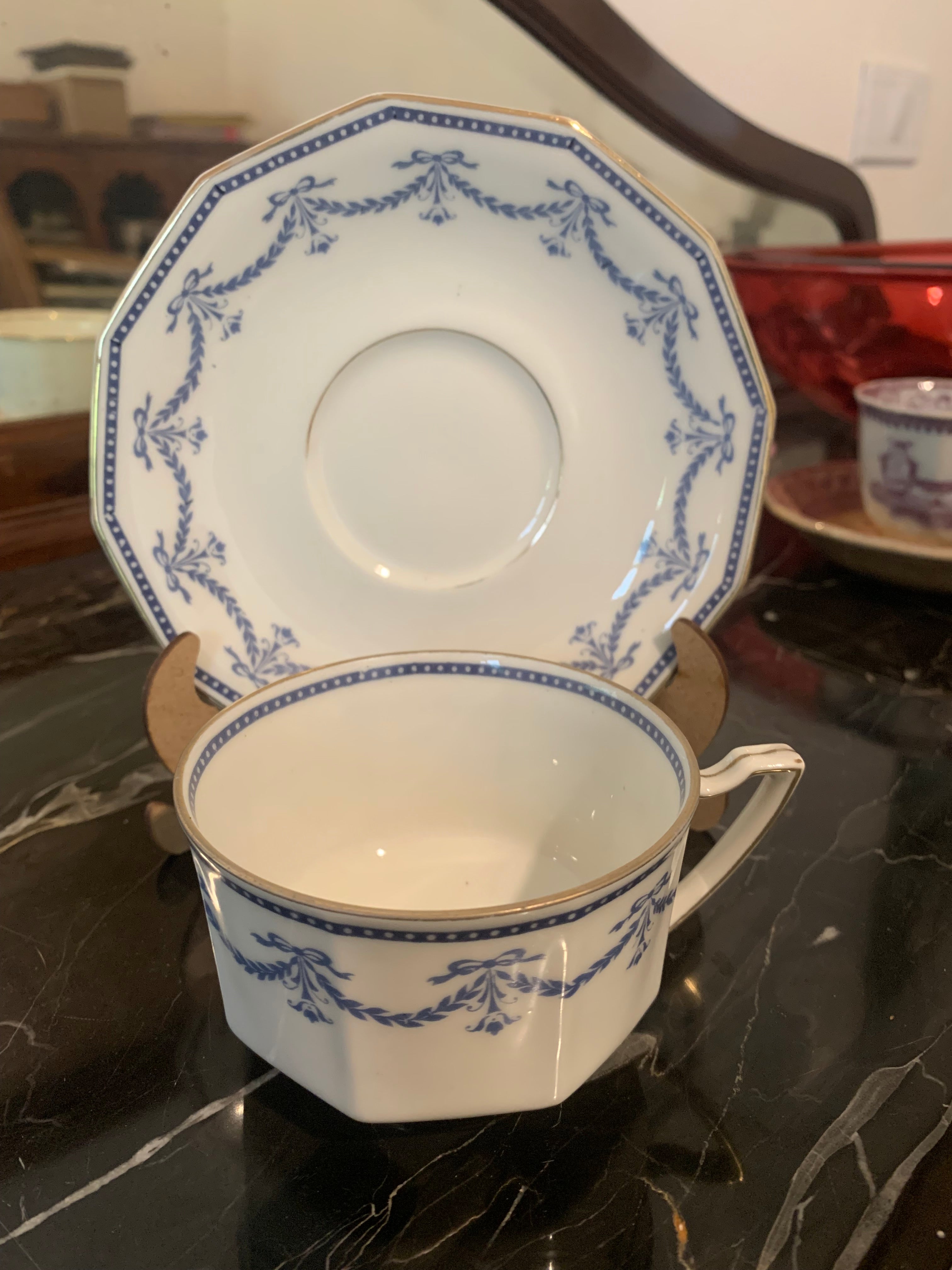 Delicadíssima xícara de chá Limoges A. Lanternier &amp; Co em perfeito estado
