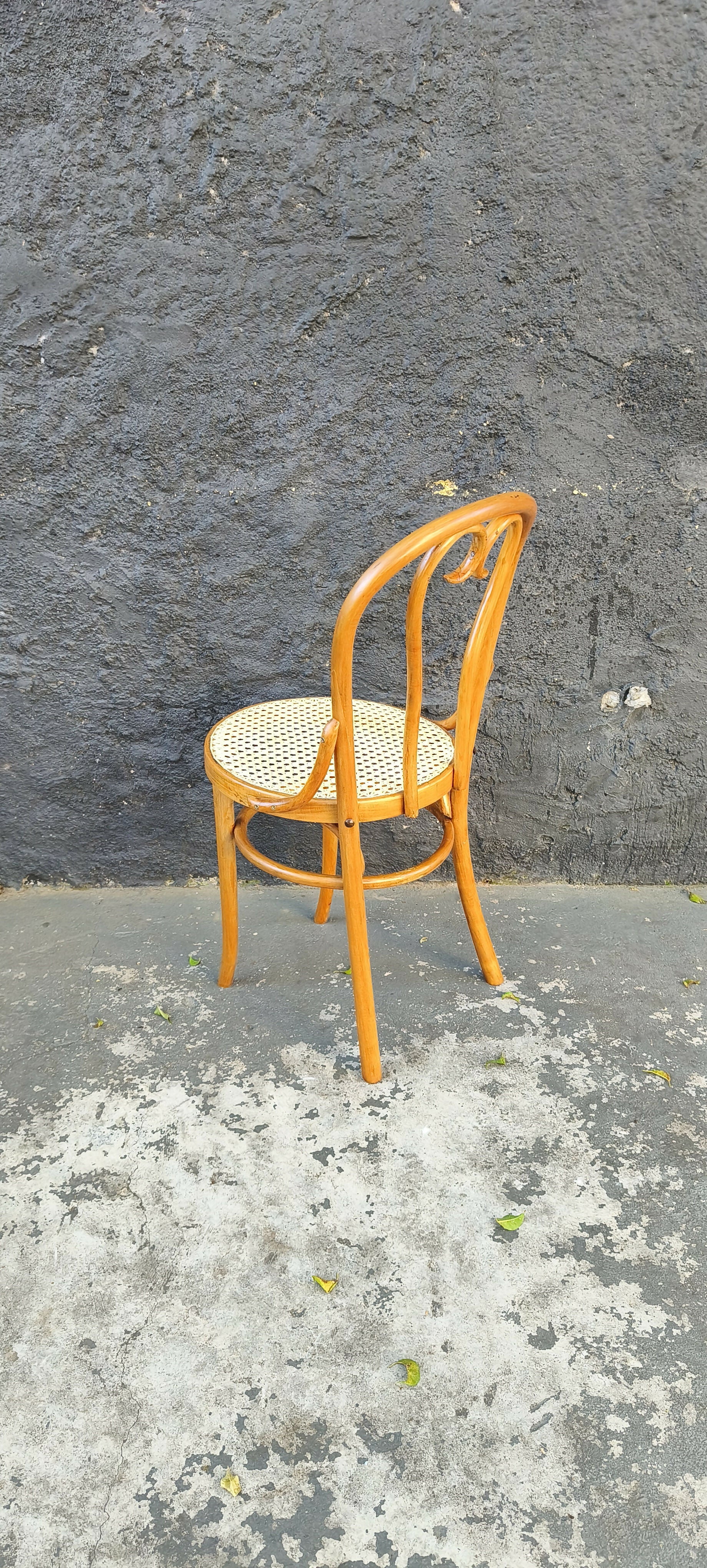 3 Cadeiras Thonart com palhinha (valor unitário)