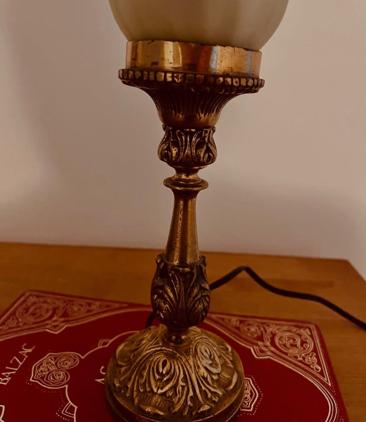 Abajur vintage – Cúpula em Vidro Verde Satinê