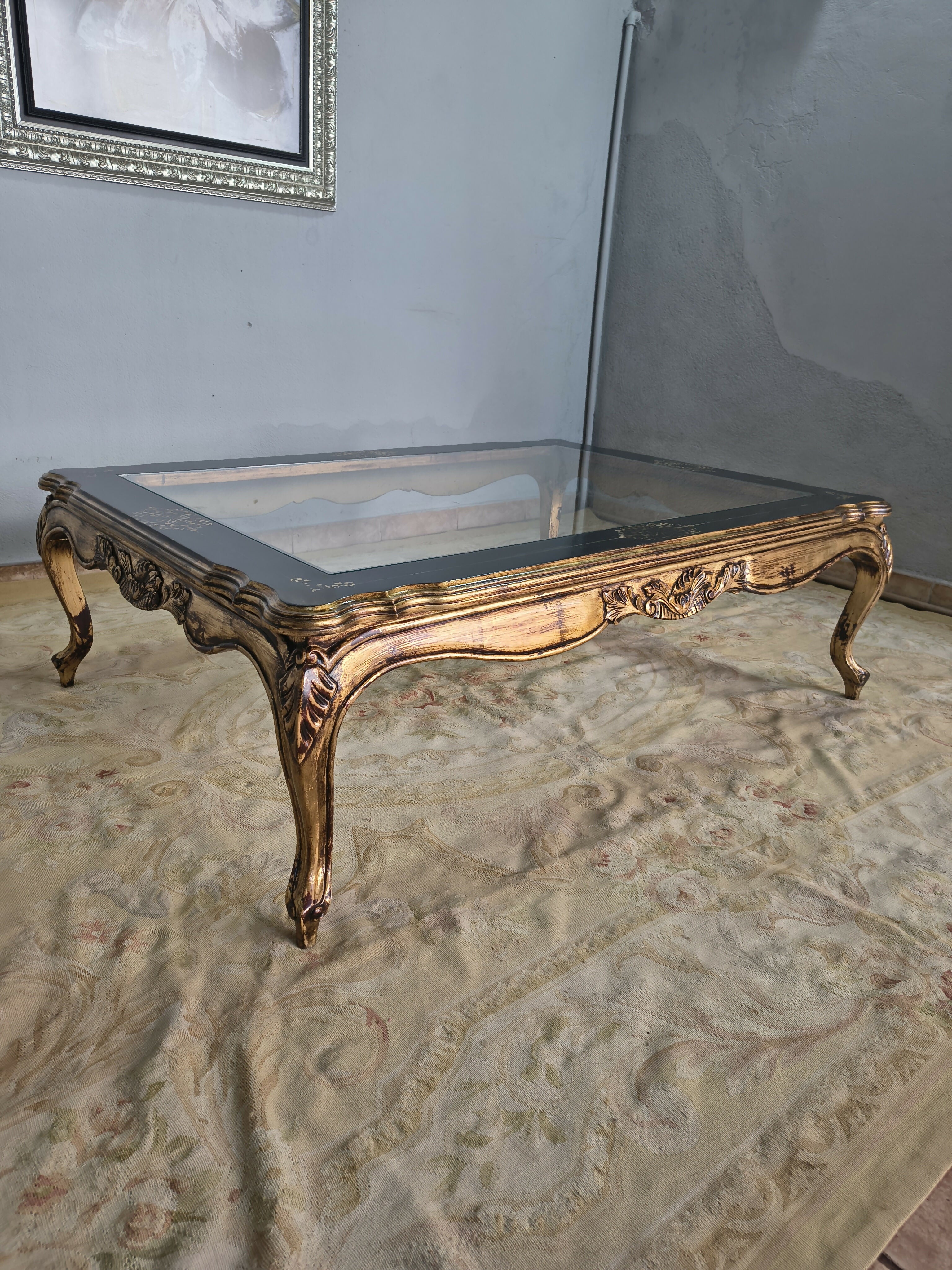 Mesa de Centro em madeira, folhas a ouro e vidro