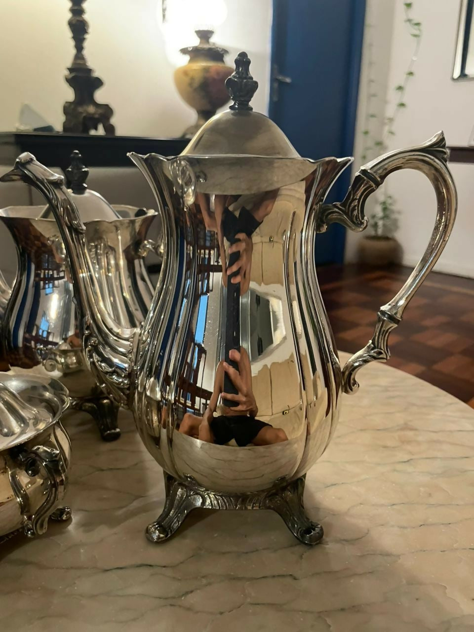 Conjunto para chá e café - 2 grandes bules e um açucareiro espessurados à prata