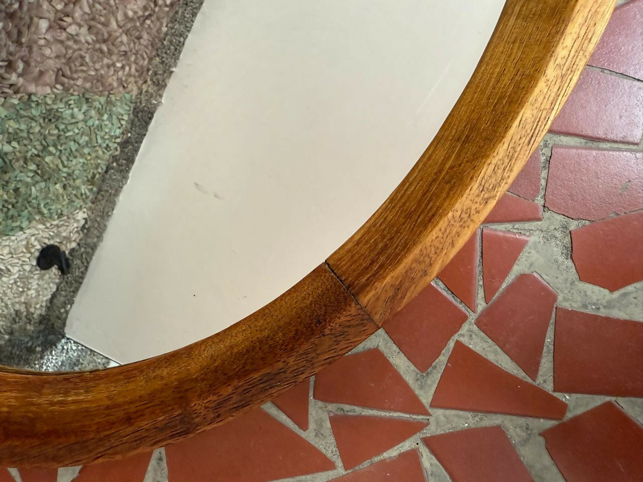 Espelho Oval modernista