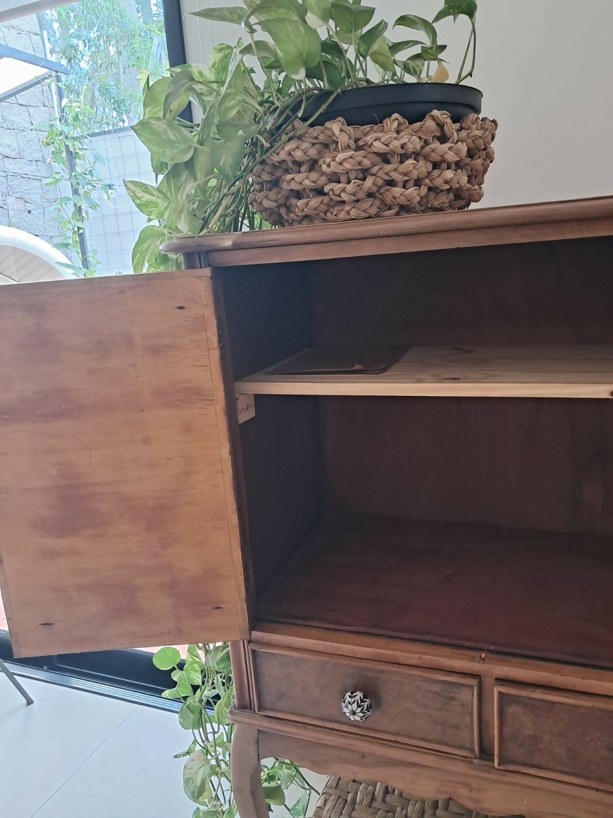 Cristaleira/Gabinete Provençal/Barzinho – (Para Restauro/Oportunidade)