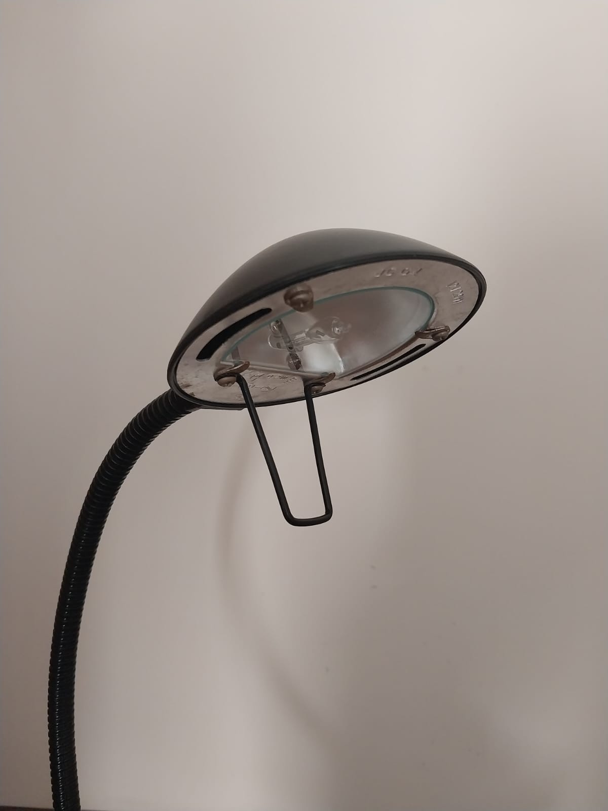Luminária Design preta Anos 90