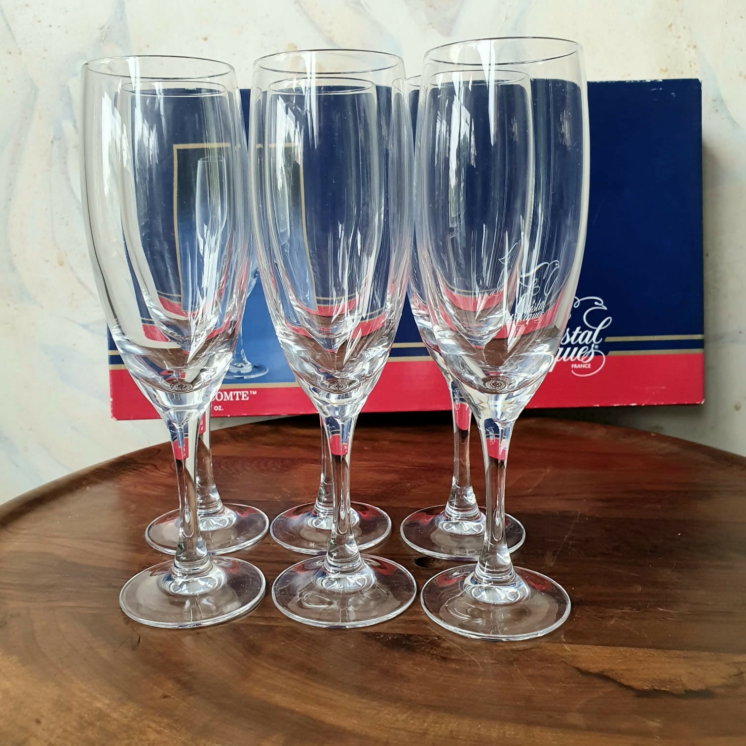 Conjunto de 6 taças para espumantes Cristal D´Arques. Sem uso. Na caixa.