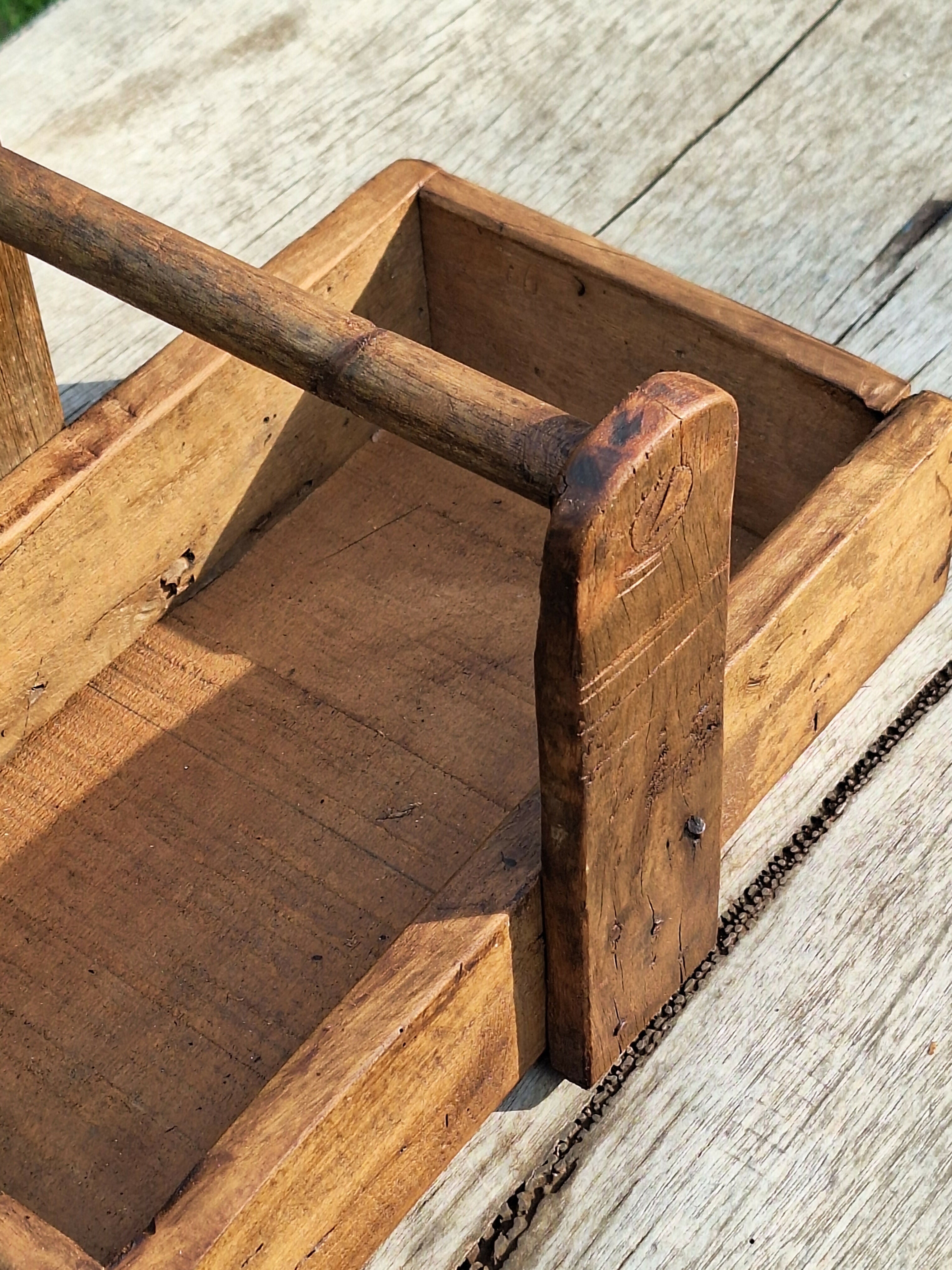 Caixa De Ferramenta Antiga Madeira Maciça Garimpo Mineiro