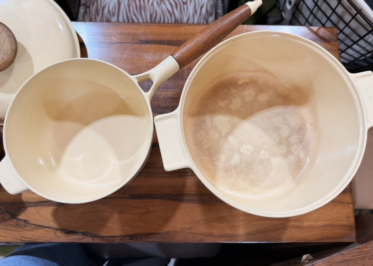 Panelas antiga de ferro esmaltado