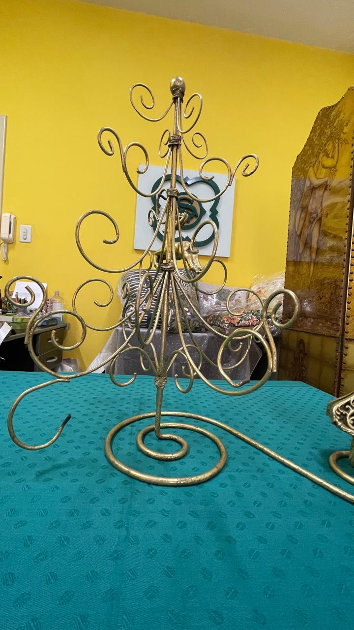 Árvore de Natal em ferro dourado