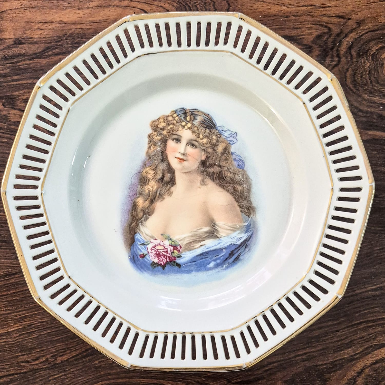 Prato decorativo em porcelana vintage alemã Schumann Arzberg,  anos 20/30. Maravilhoso,  em excelente estado!