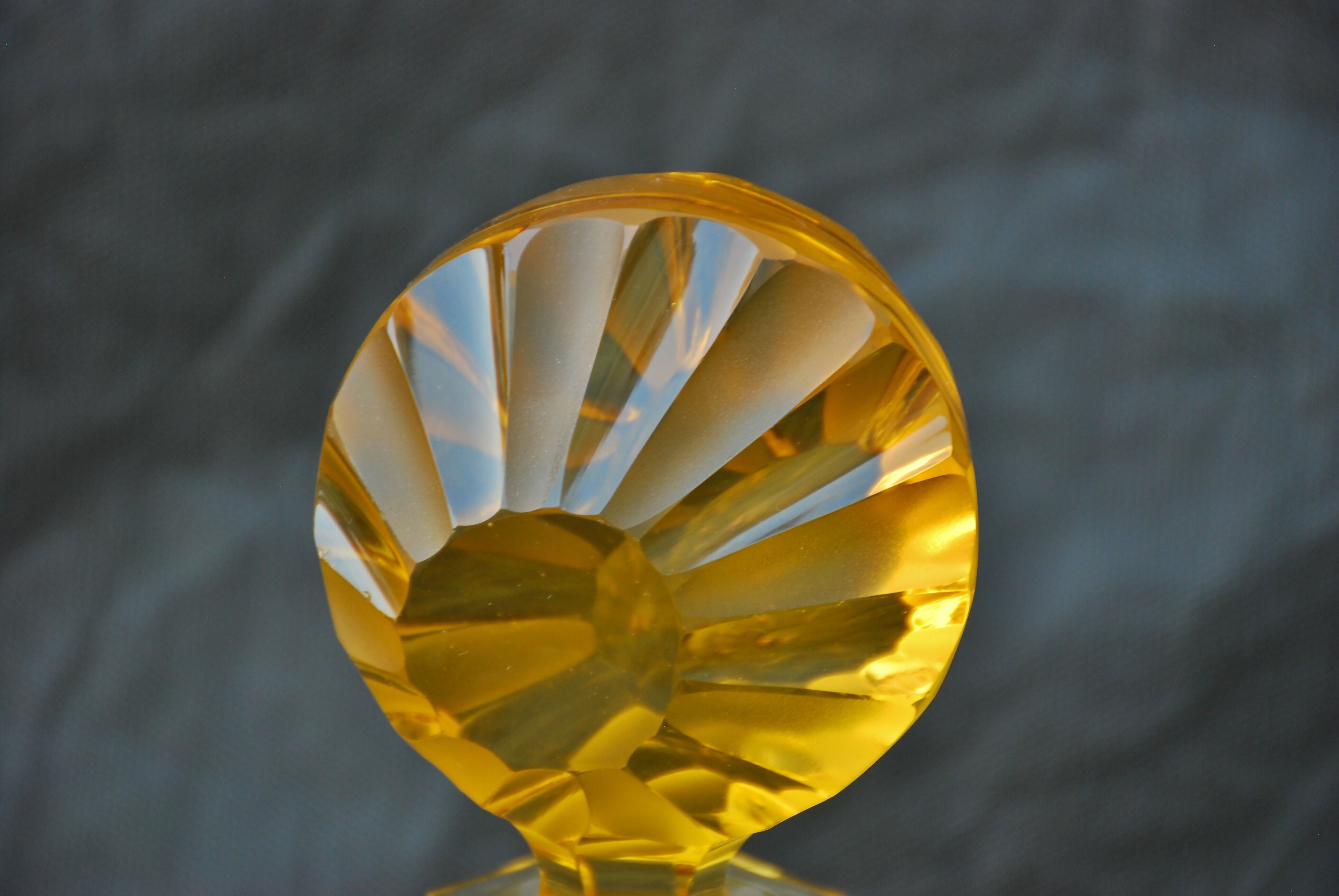 Conjunto de licor de vidro âmbar Decanter Pena de pavão 1935 Arte Boêmia