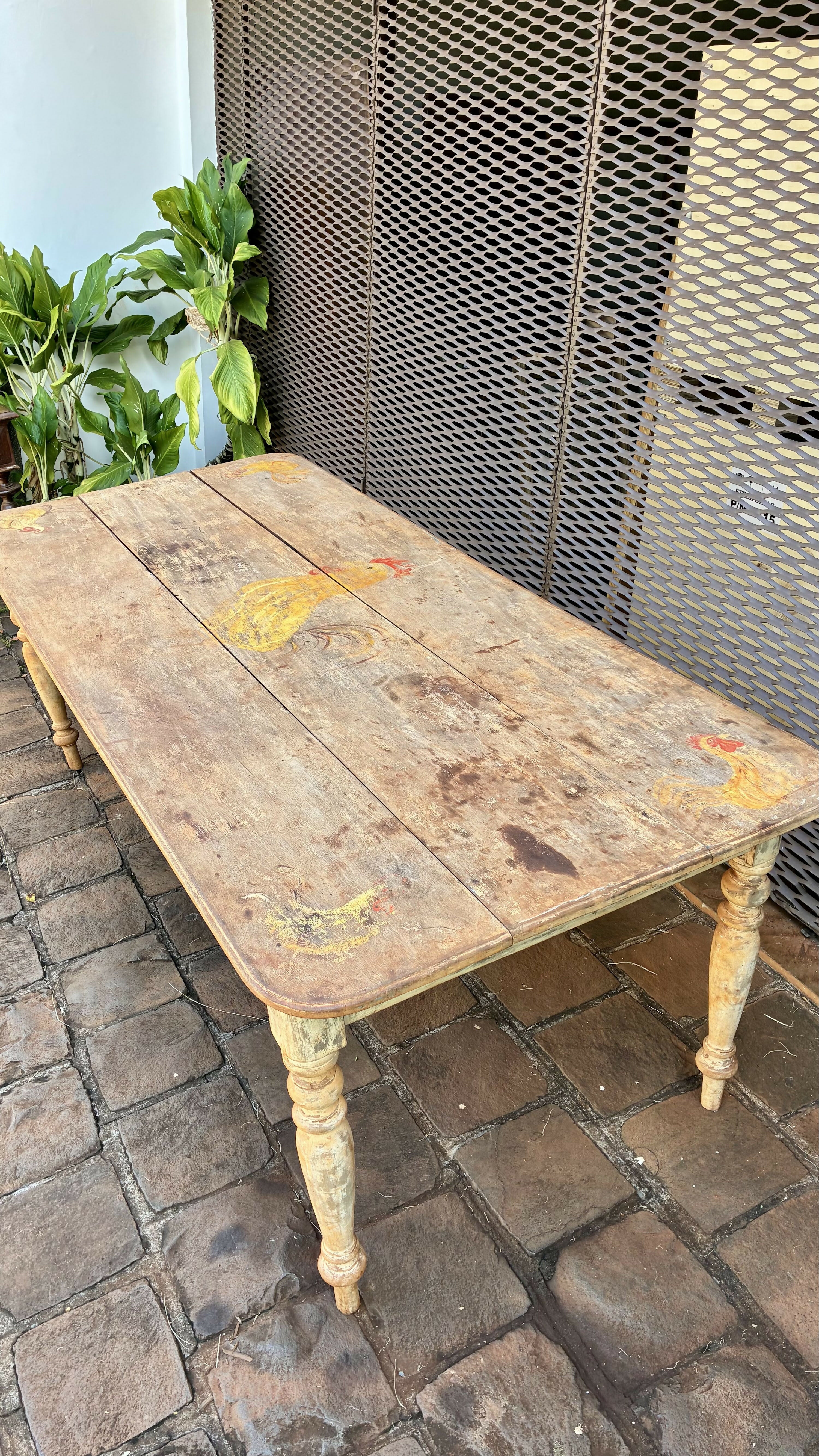 Mesa de Jantar Estilo Império em madeira com pintura de galo