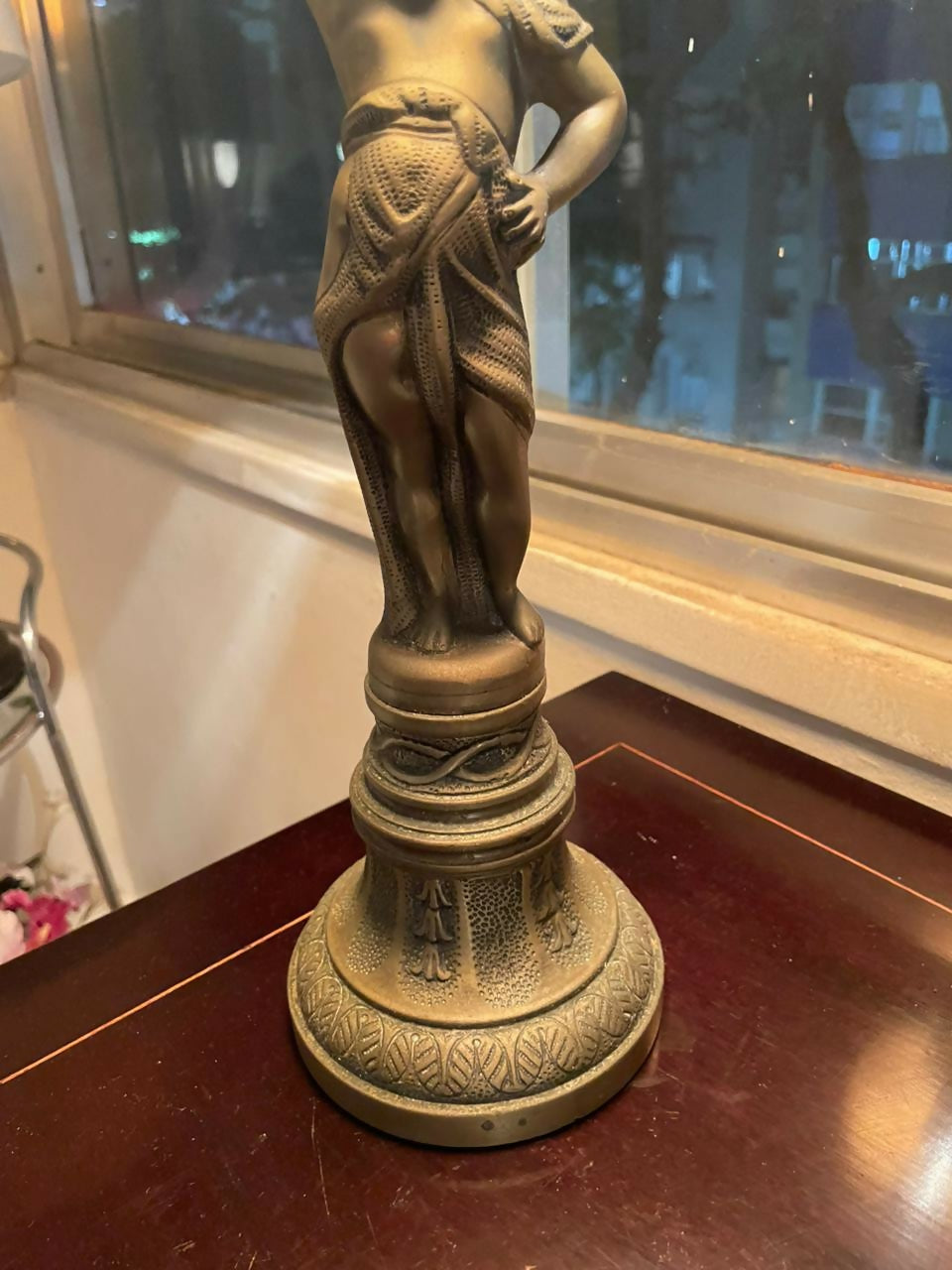 Grande Abajur em Bronze Representando um Querubim (62cm) - valor unitário