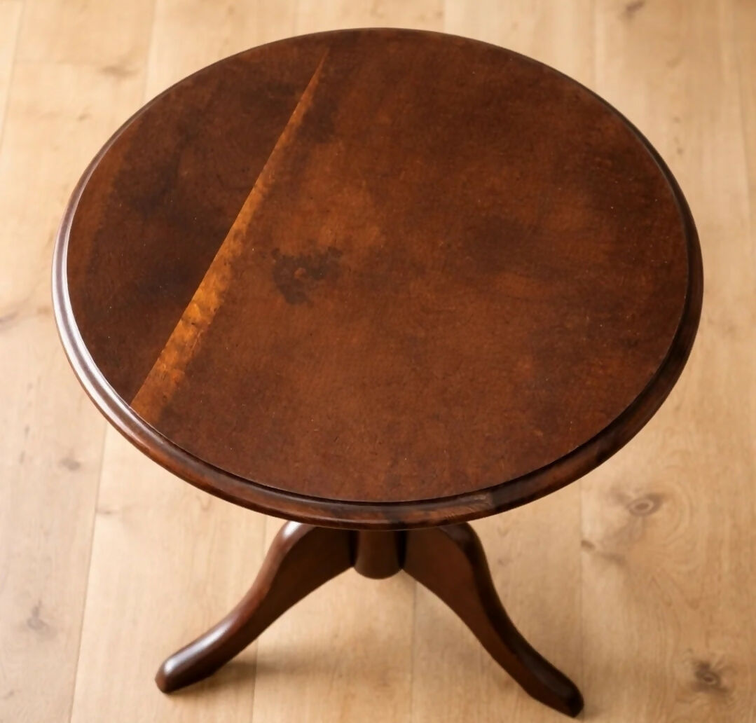 MESA LATERAL redonda em madeira tom de mel