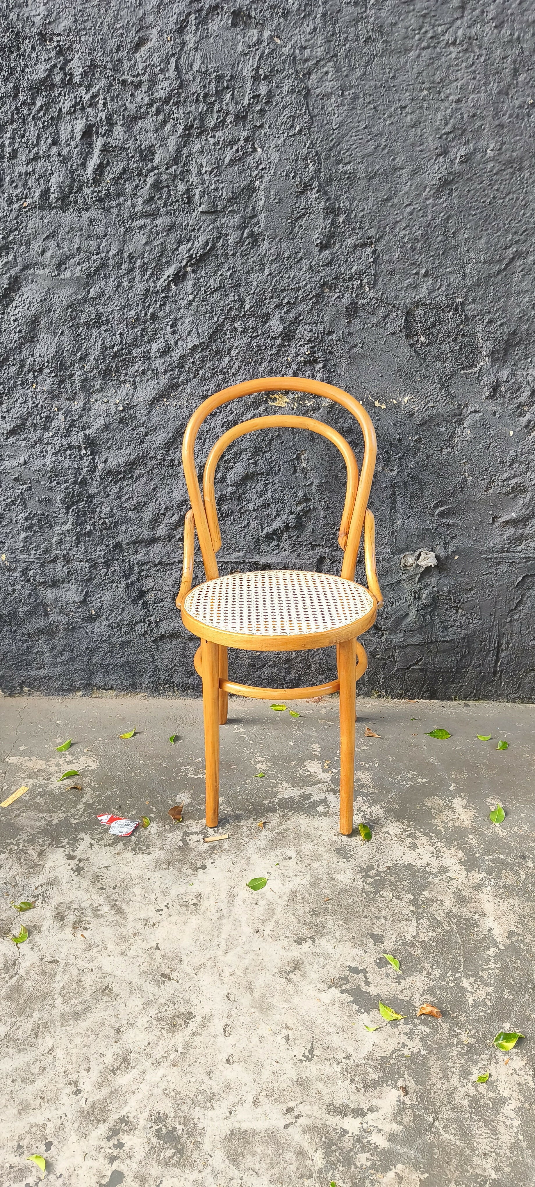 Par de Cadeiras Thonart modelo Thonet em palhinha