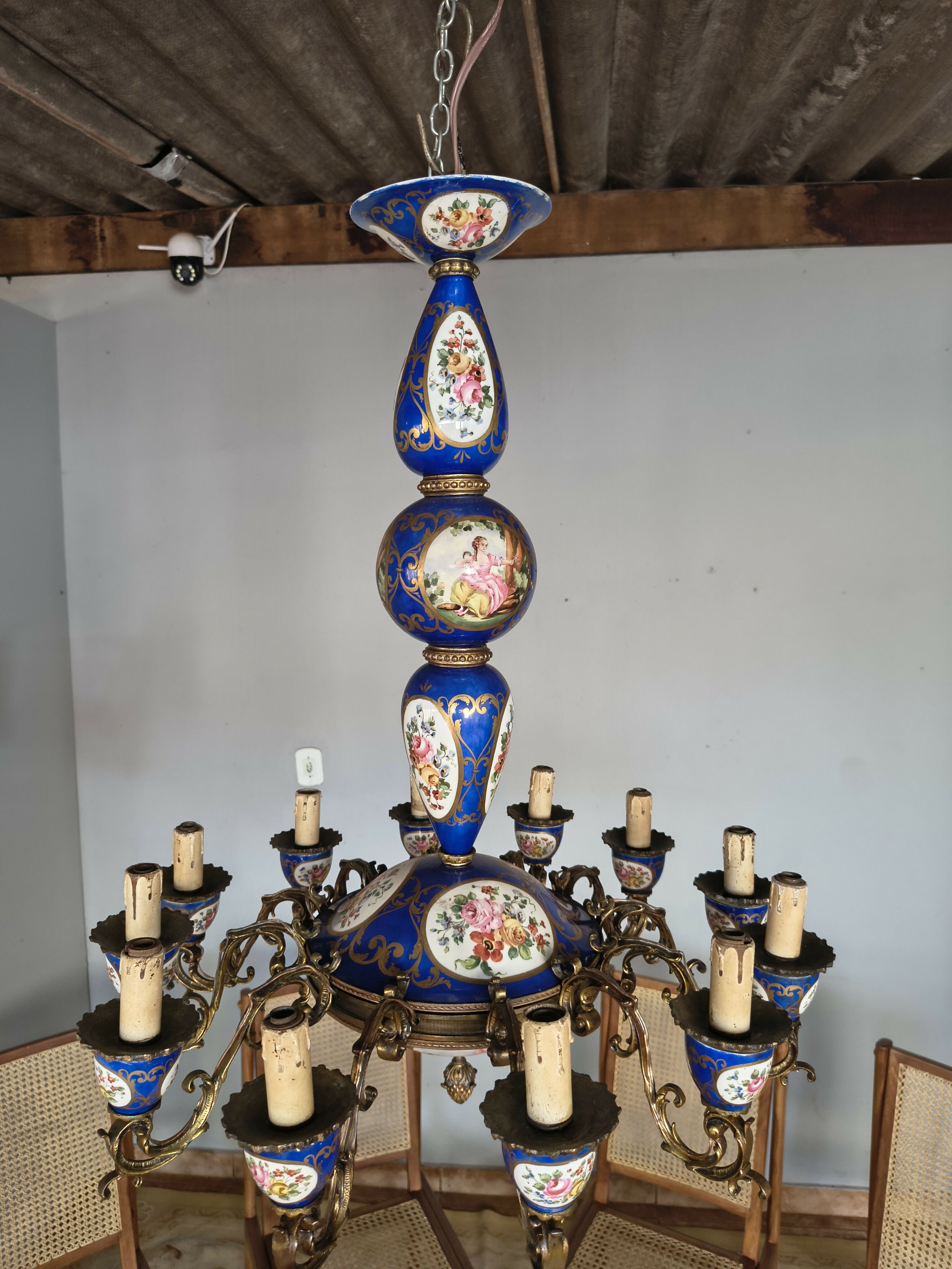 Lustre Francês em Porcelana