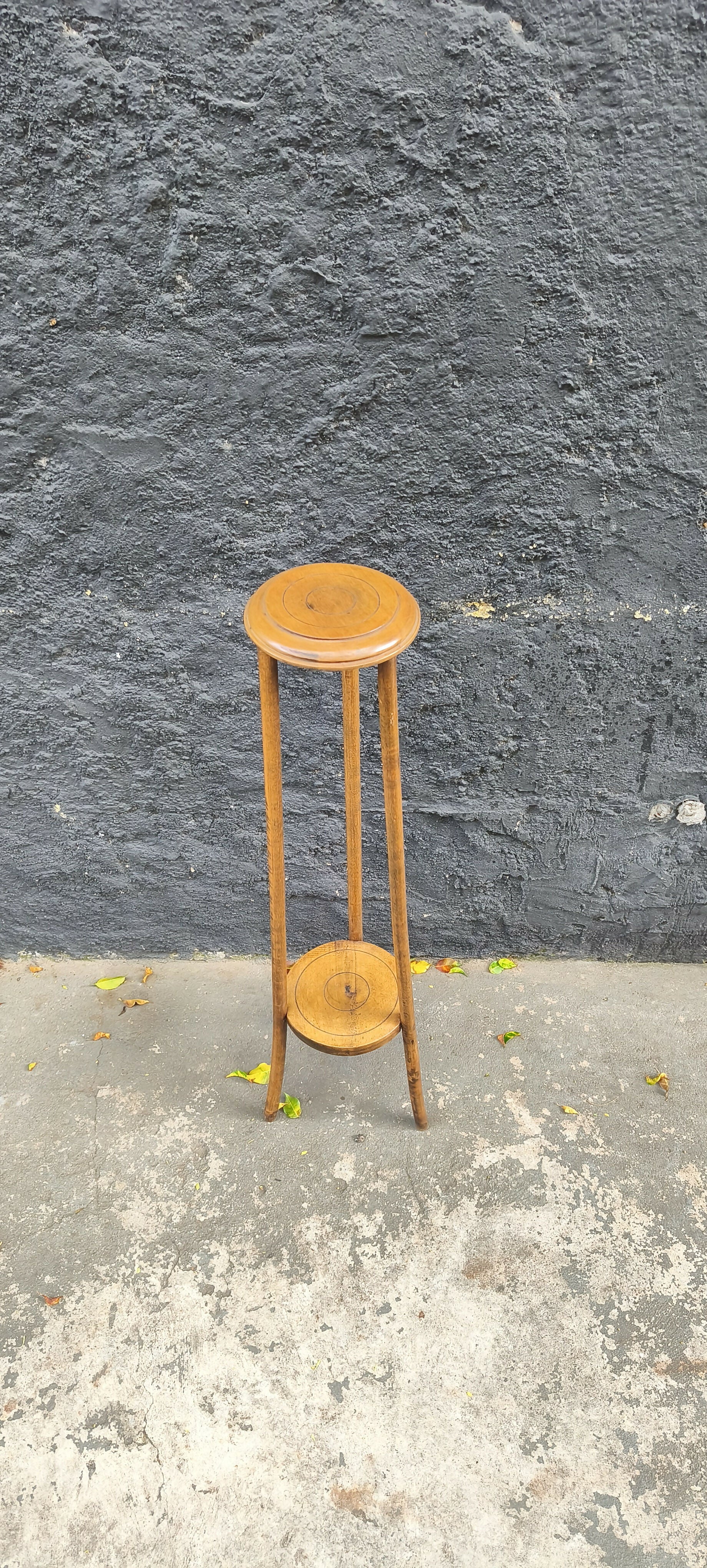 Antiga Floreira / Coluna / Pedestal em madeira Canela (restaurada) 