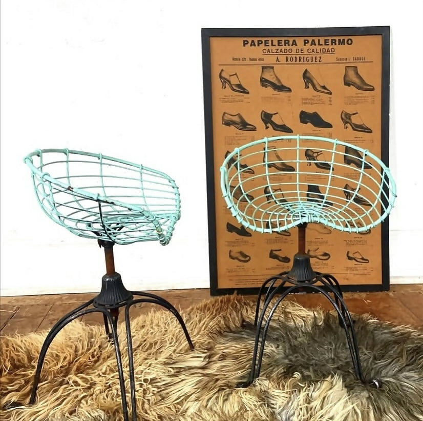 Banquetas aramadas tipo assento de trator