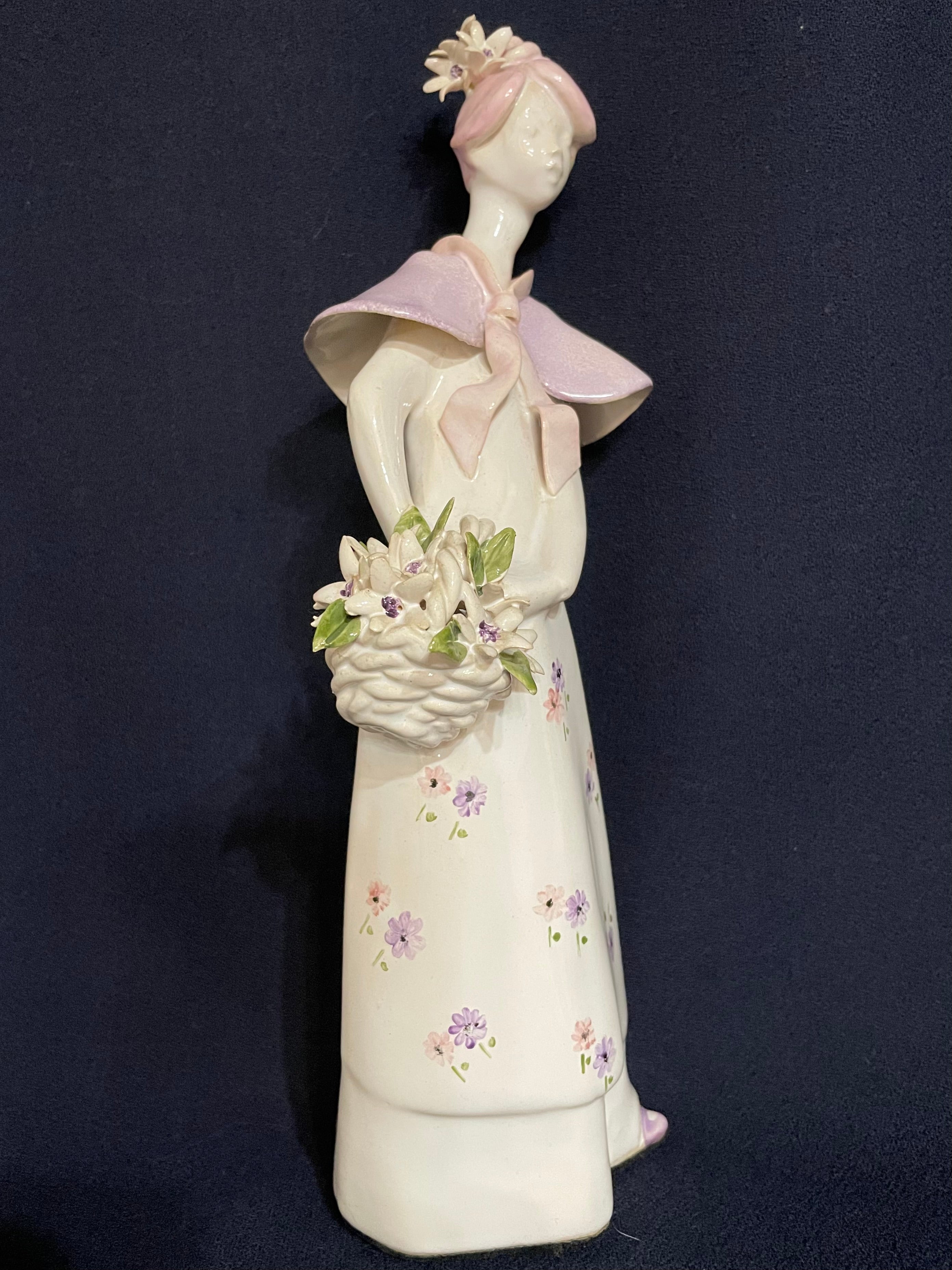 Escultura porcelana camponesa - Mega 1982