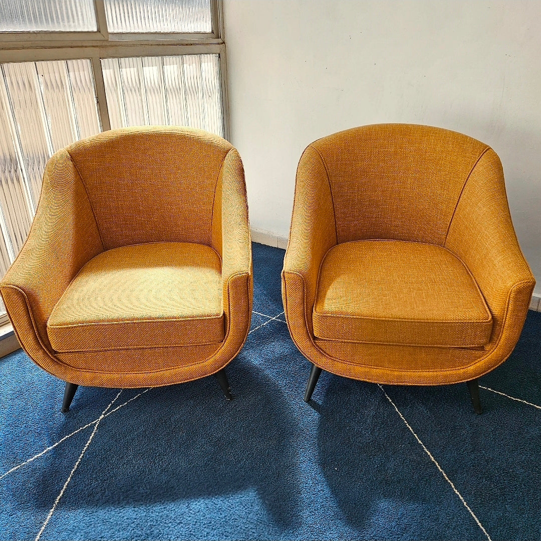 PAR DE POLTRONAS AMARELAS EM LINHO RÚSTICO – ANOS 50