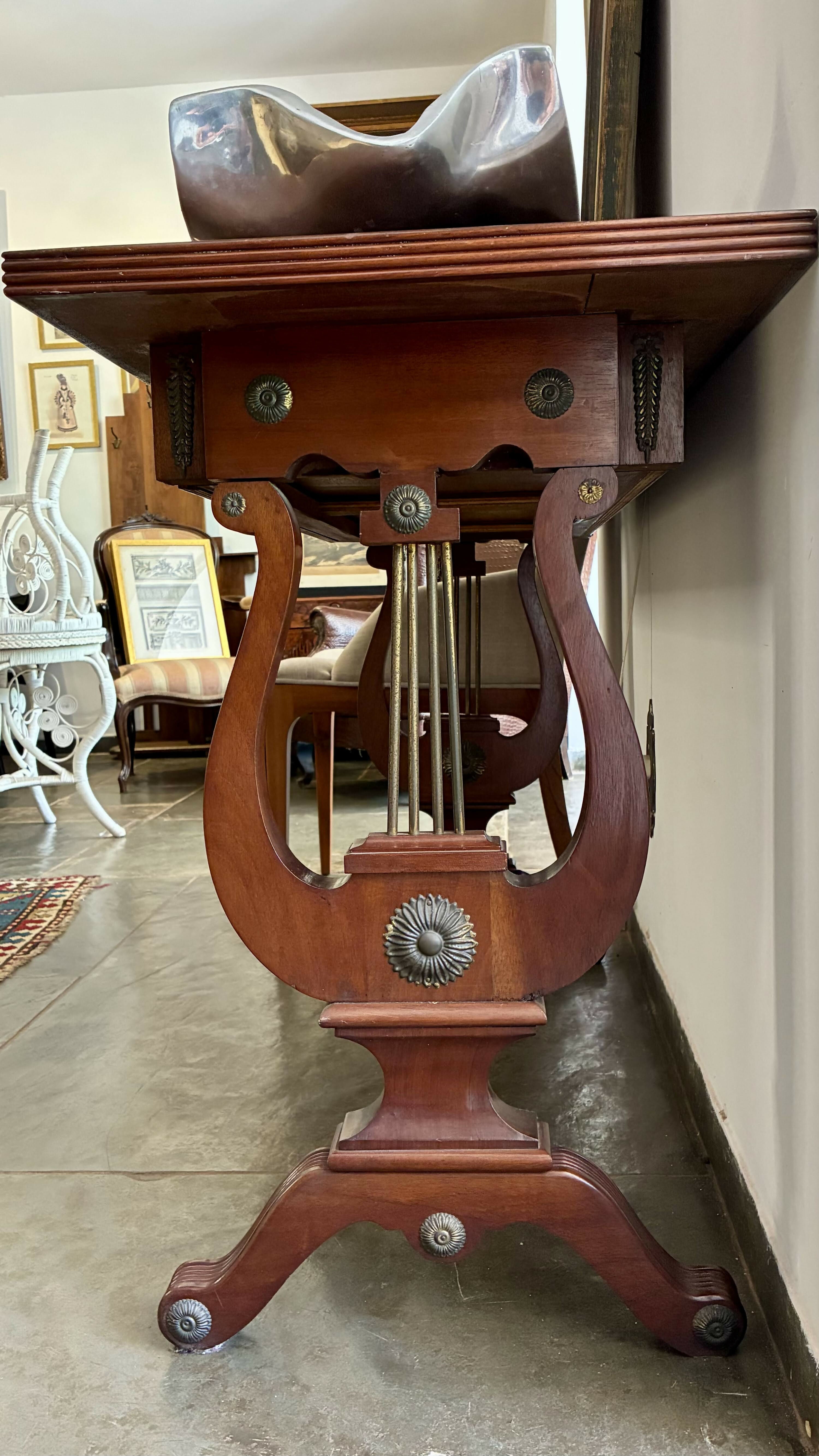 Aparador Antigo em Madeira