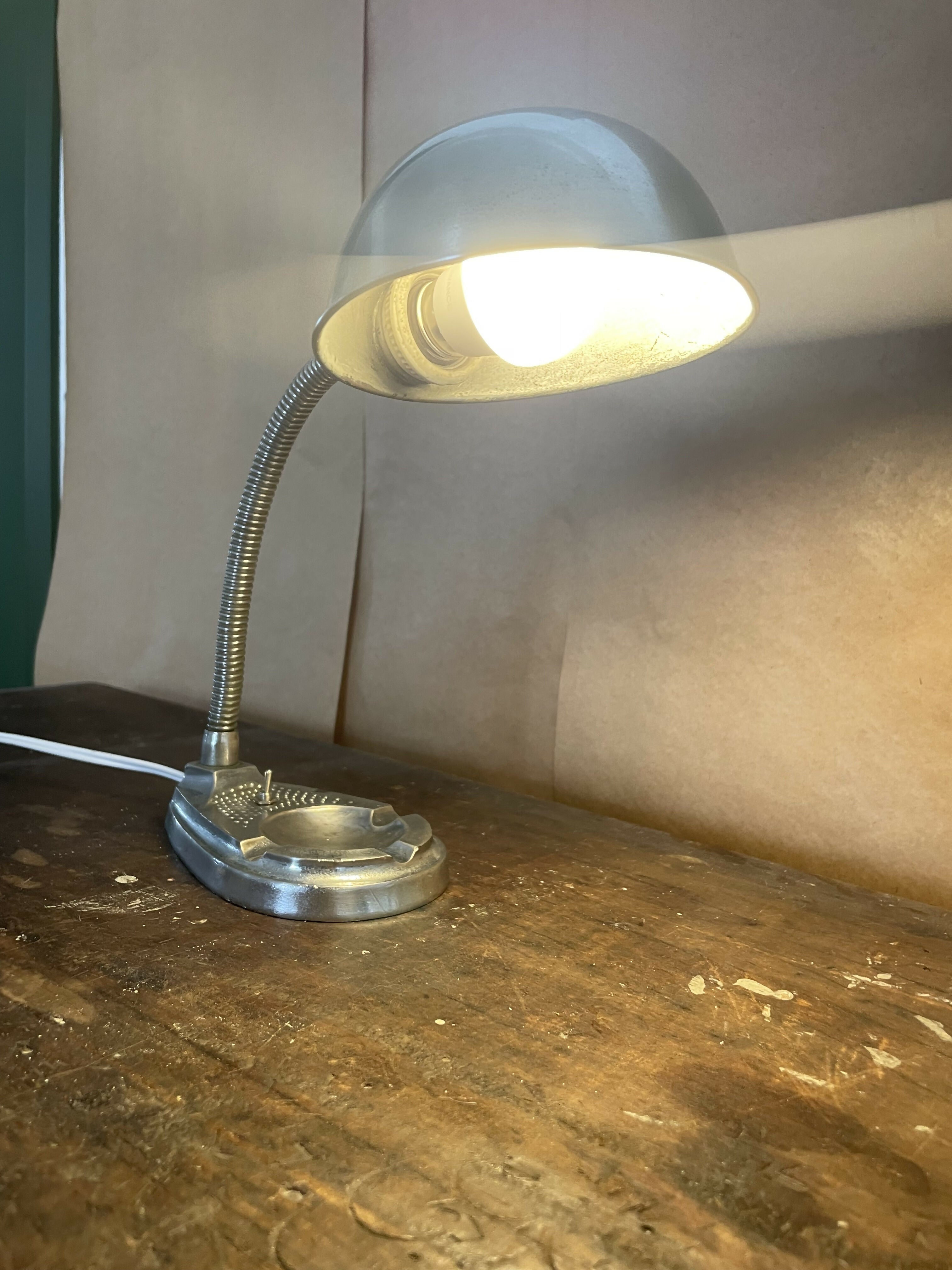 luminária vintage com cinzeiro