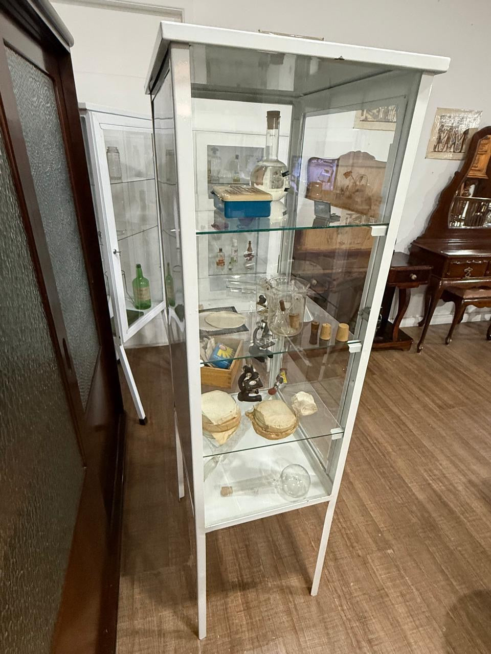 Vitrine Farmacêutica- Charme e História