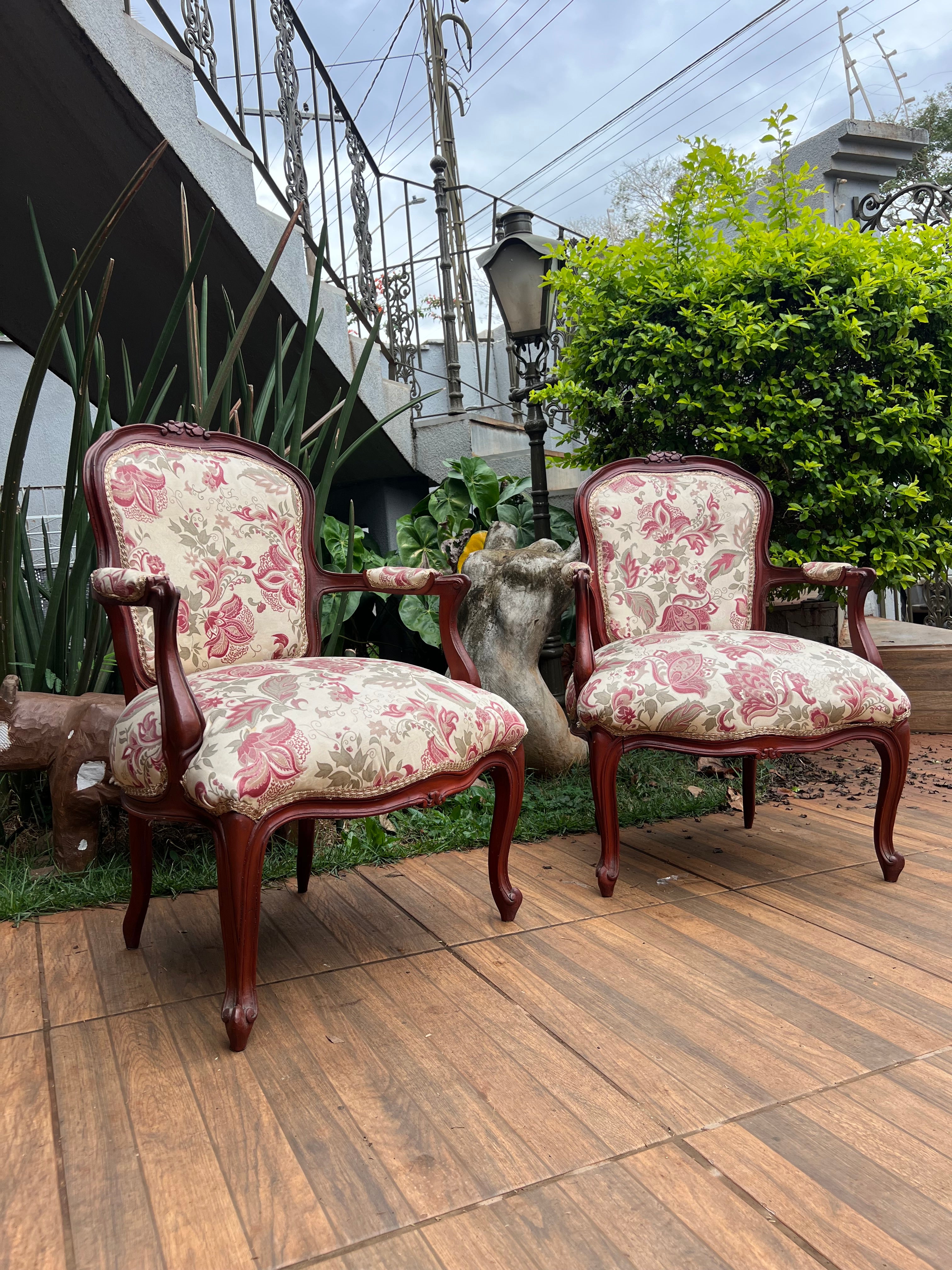 Par de poltronas Luiz XV