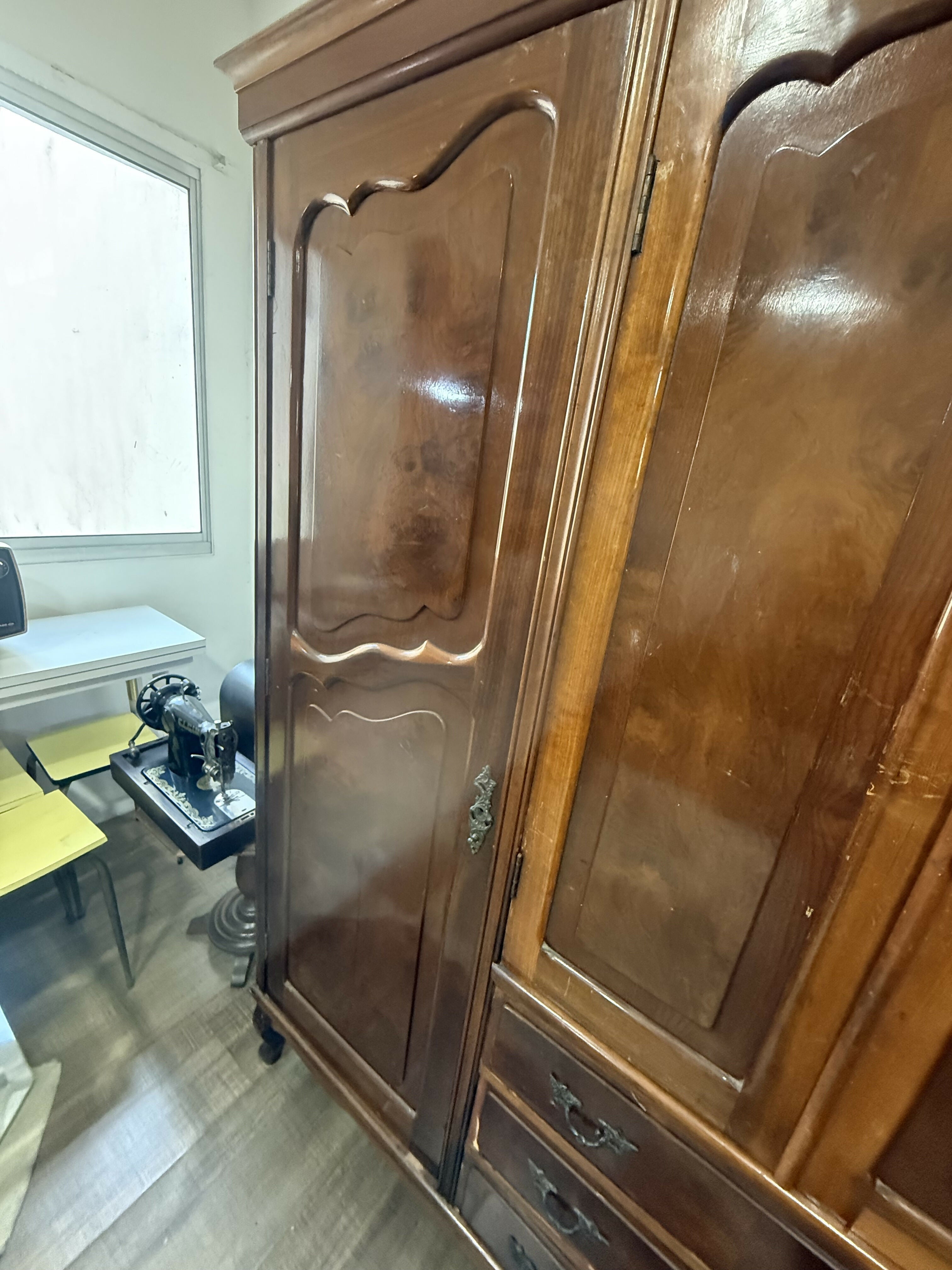 GUARDA-ROUPA ANOS 50