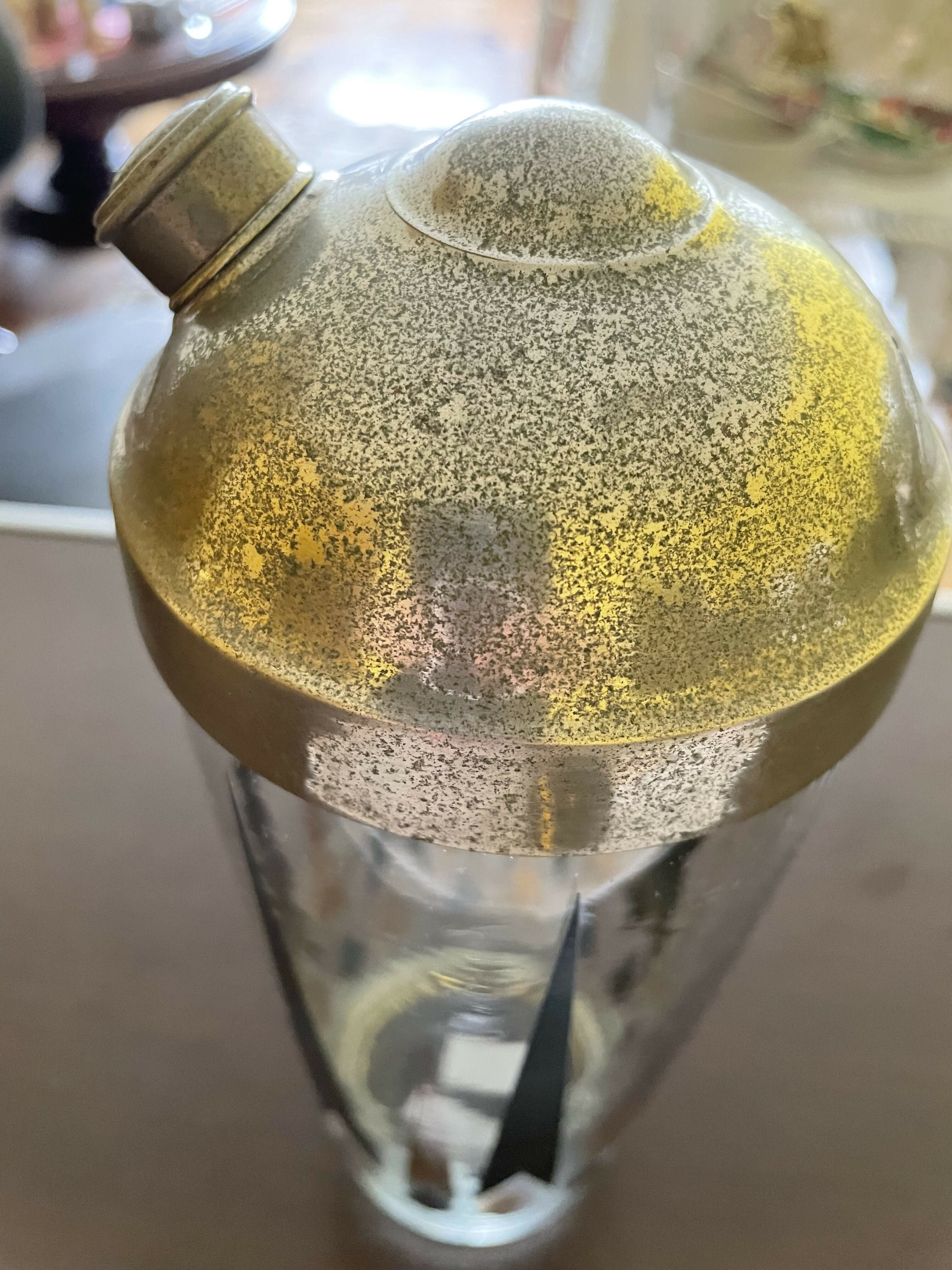 Coqueteleira vintage em vidro e tampa de metal