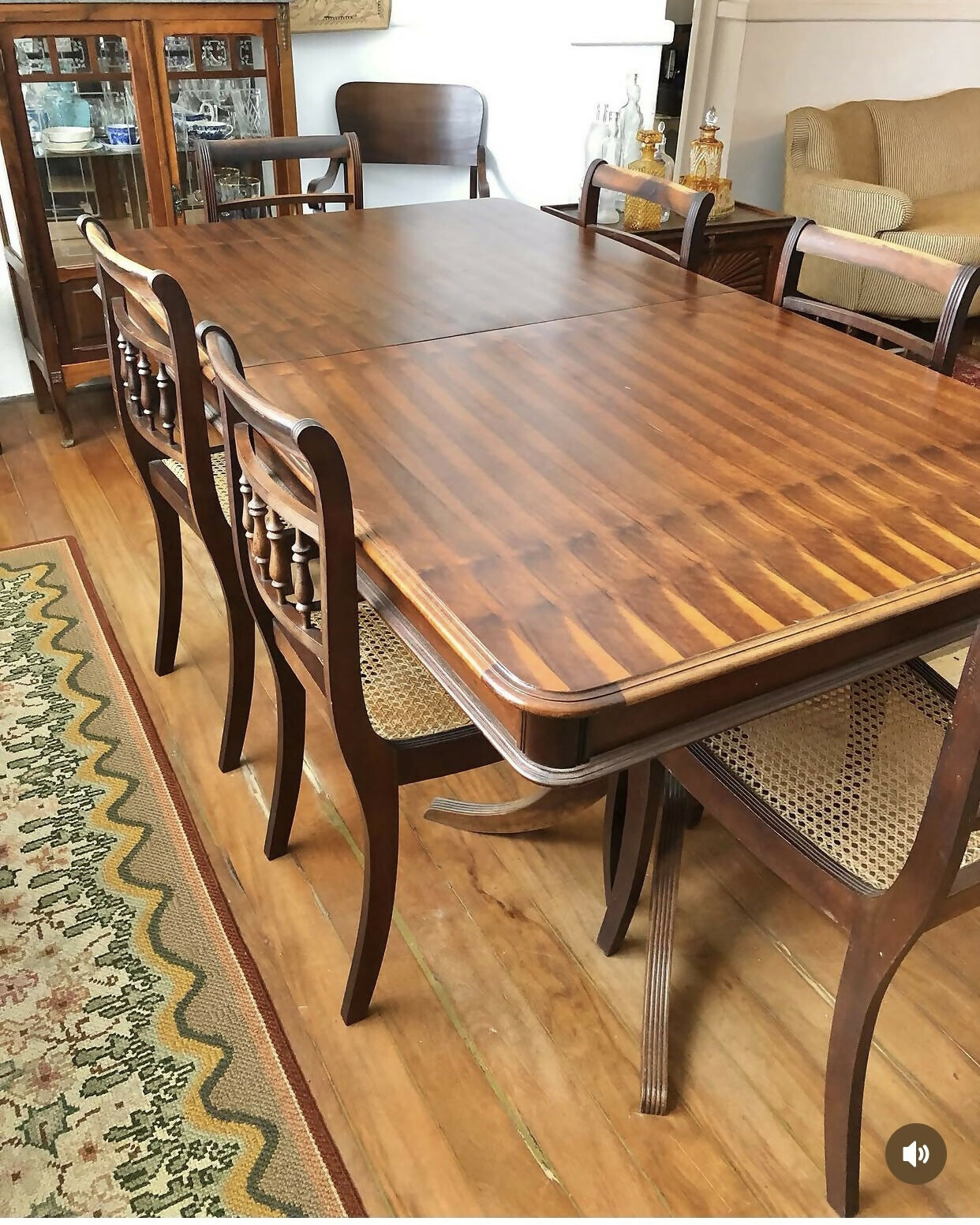 Mesa de jantar retangular com lâmina de Jacarandá