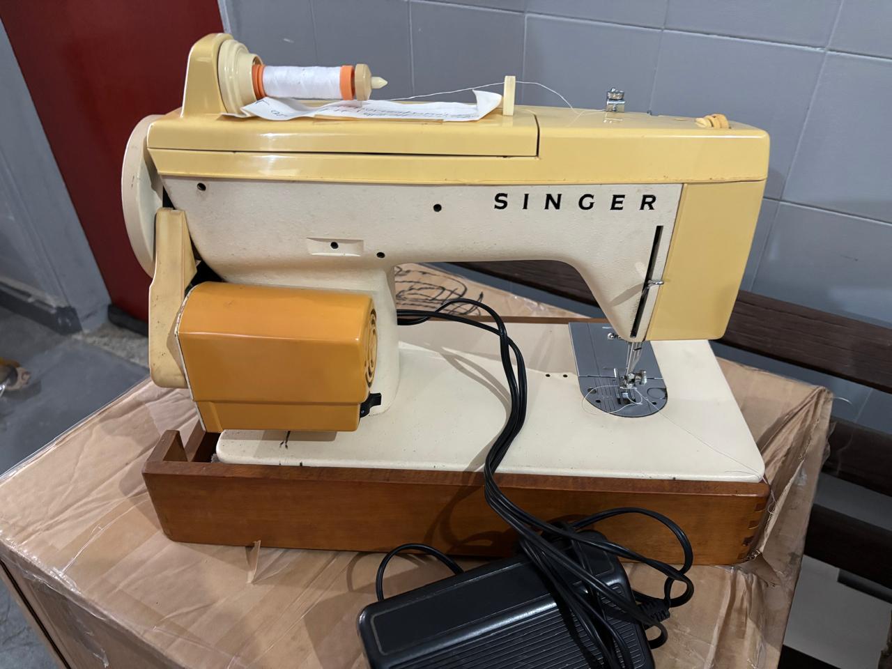 Máquina de costura Singer vintage