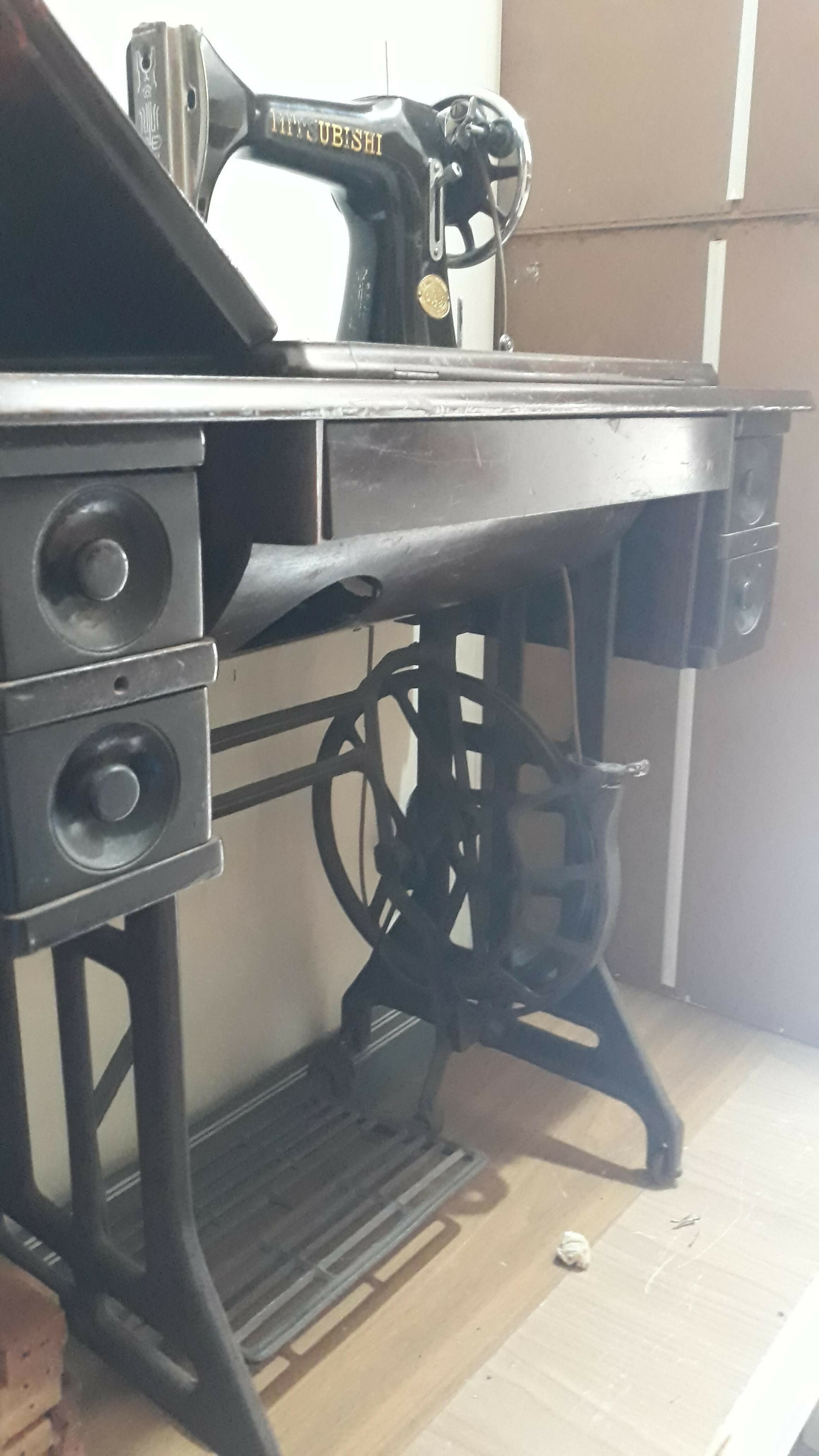 Maquina de costura Mitusubishi