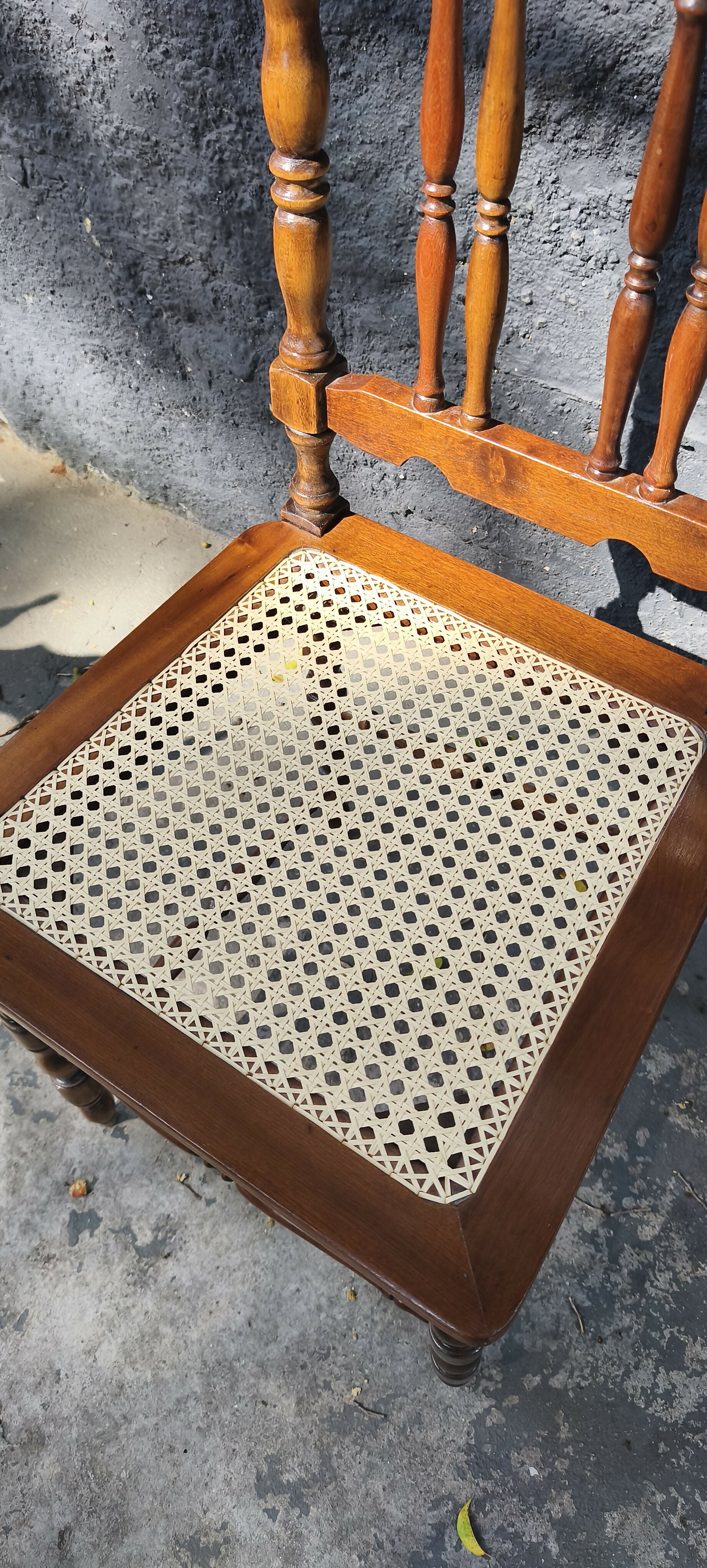 Jogo de cadeiras coloniais com palhinha