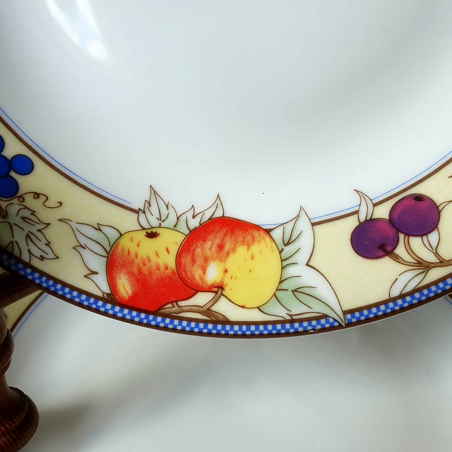 Conjunto de 14 pratos em porcelana nacional Roberto Simões. Lindo e em perfeito estado!