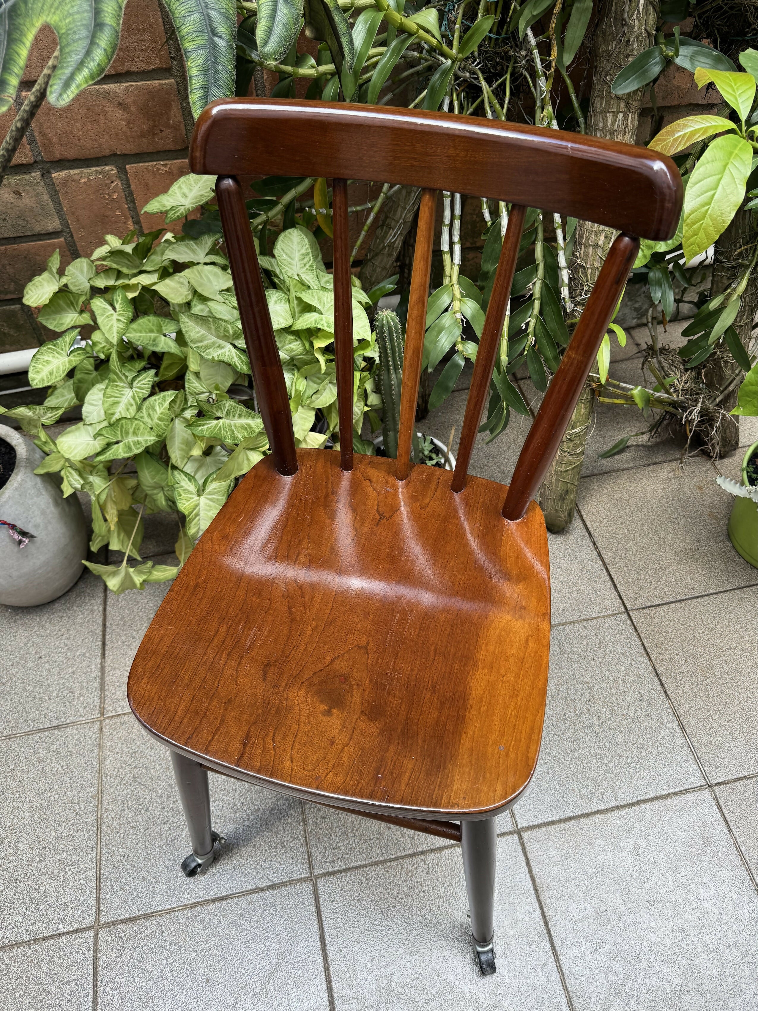 SELADA cadeira CIMO muito antiga com rodinhas