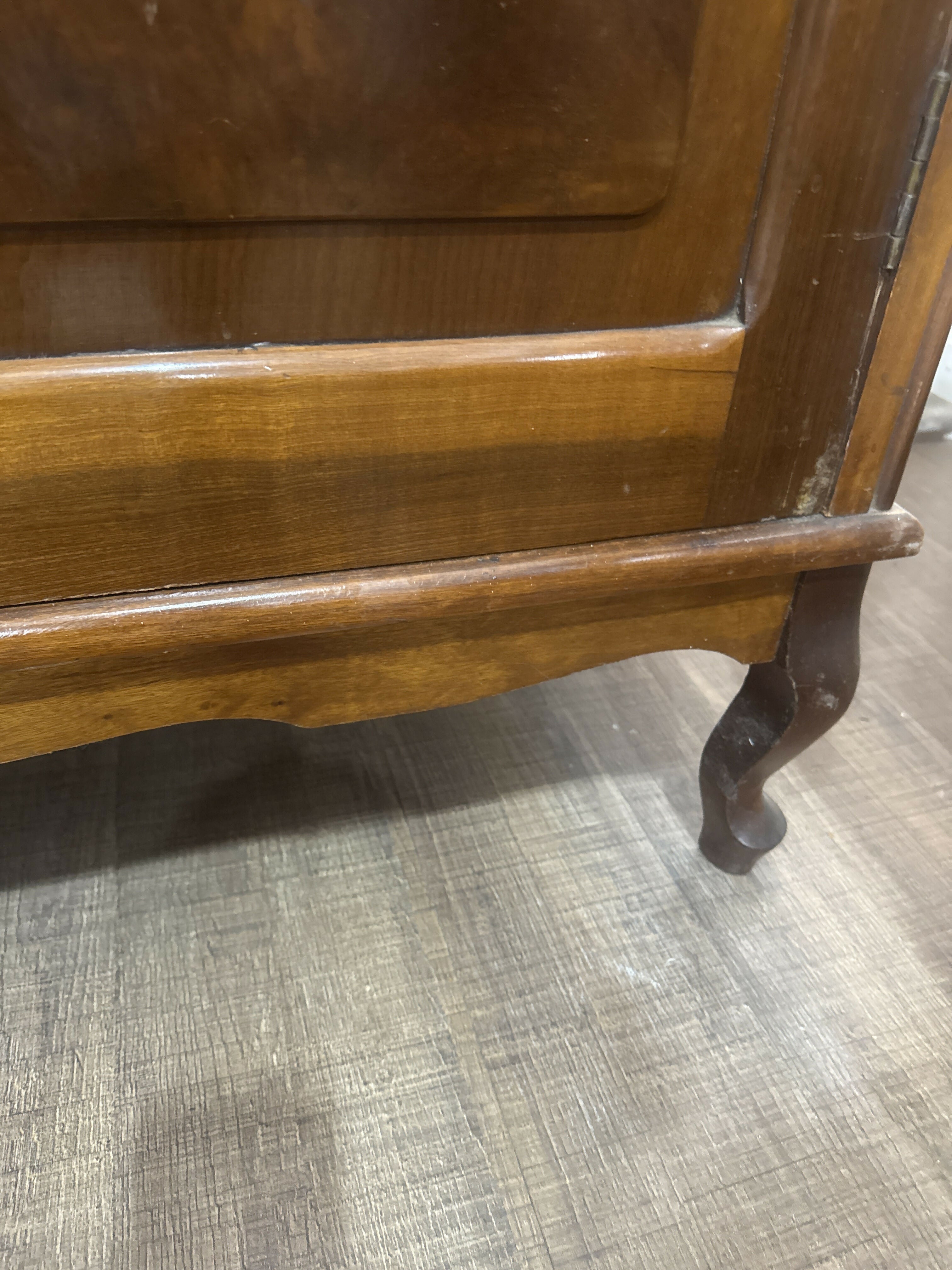 GUARDA-ROUPA ANOS 50