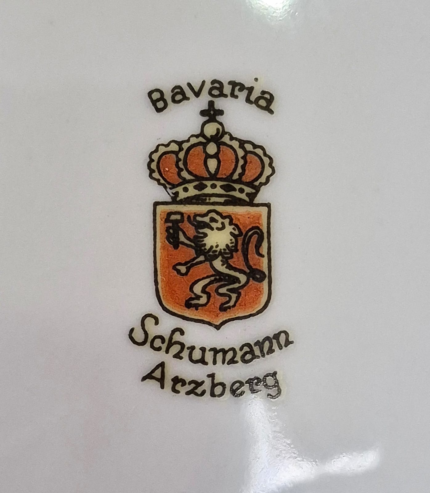 Fruteira em forma de bowl / tigela em porcelana alemã vintage fenestrada incrível e impecável,  em estado de vitrine,  Schumann Arzberg Bavaria.