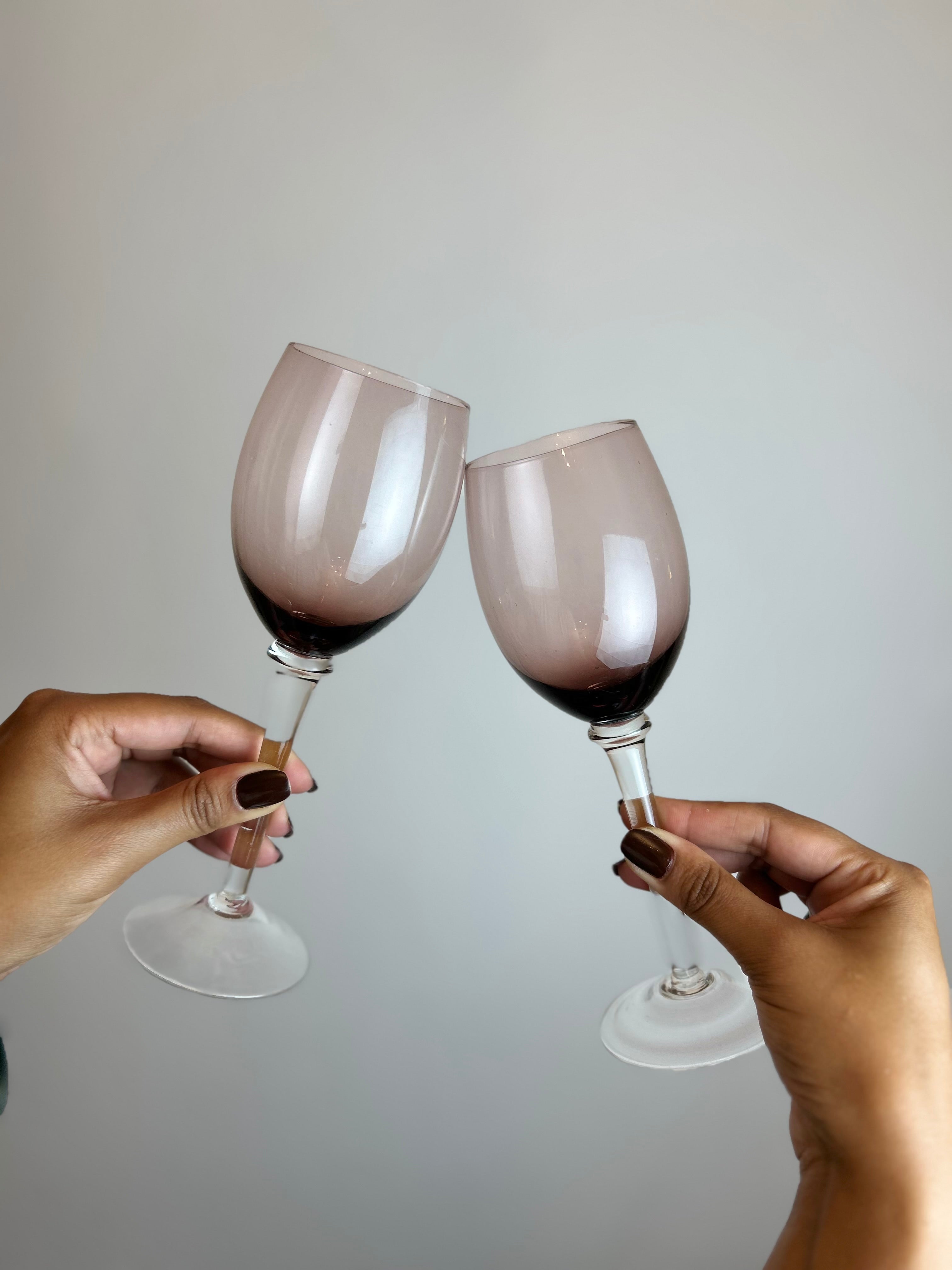 Par de Taças de Vinho/Cálice Vintage – Vidro Malva Esfumaçado (Amethyst Smoke)