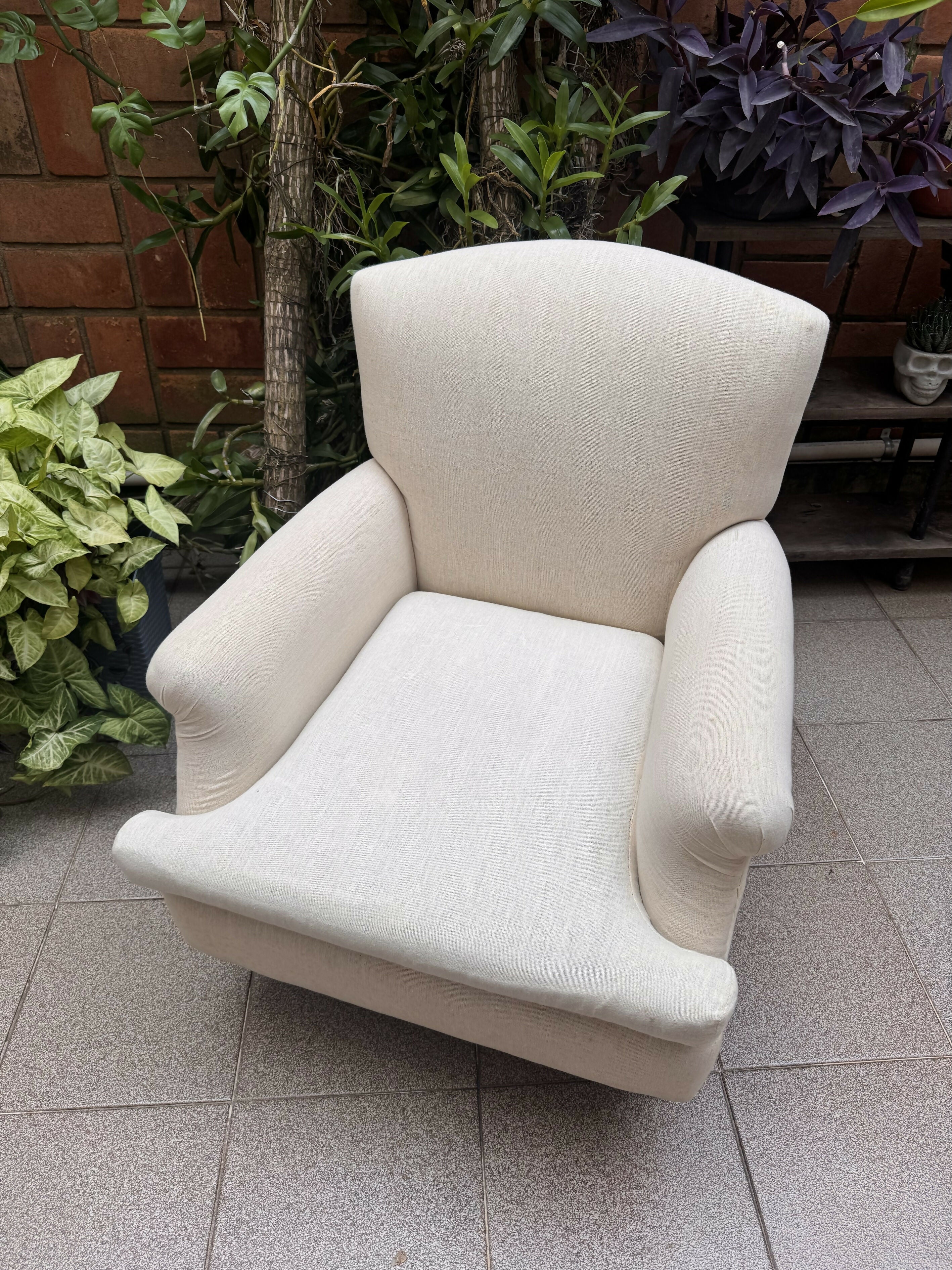 Linda poltrona anos 60 com capa em tecido nobre xadrez