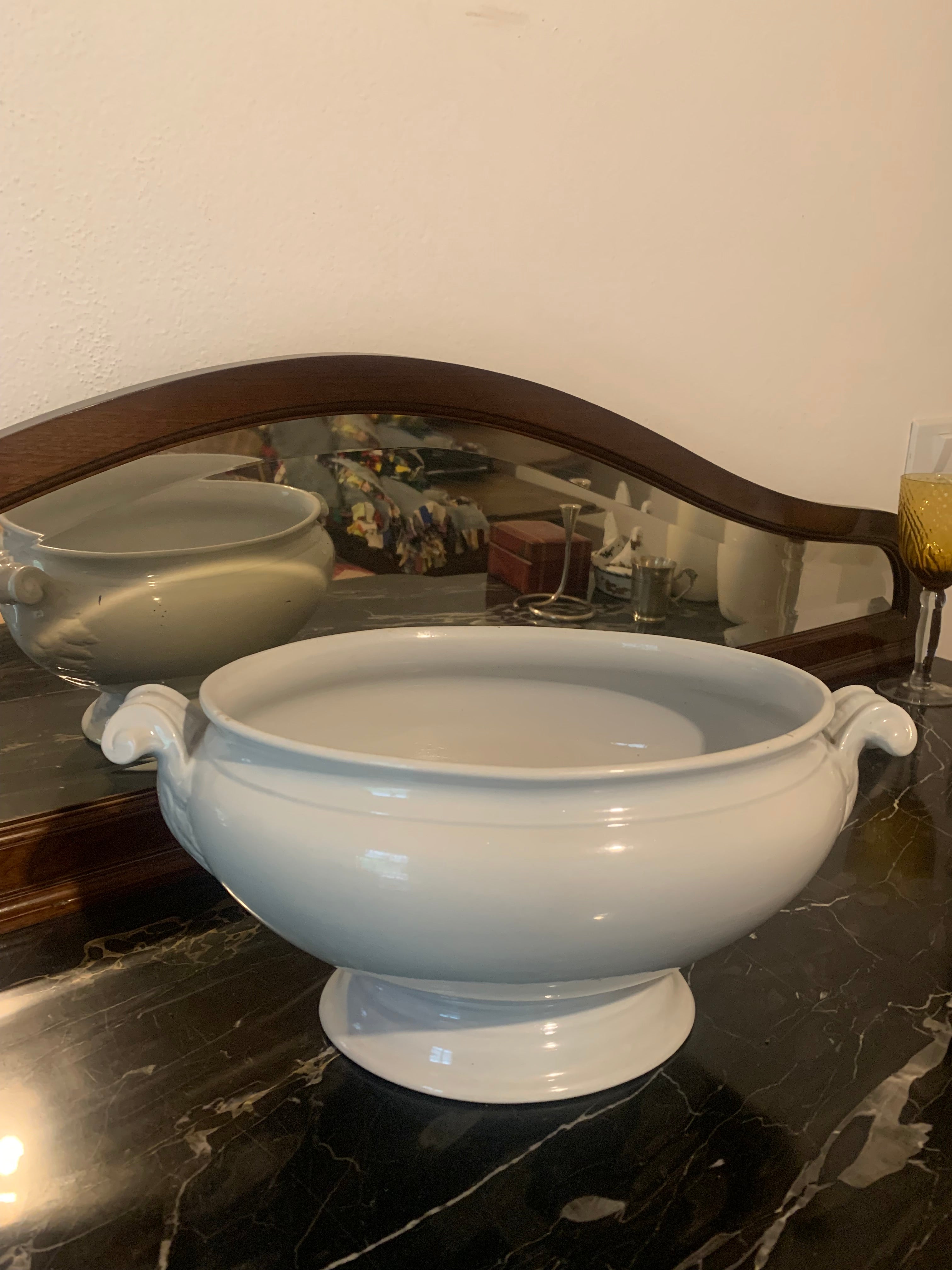 Espetacular Centro de mesa / Vaso oval Inglês em porcelana branca 