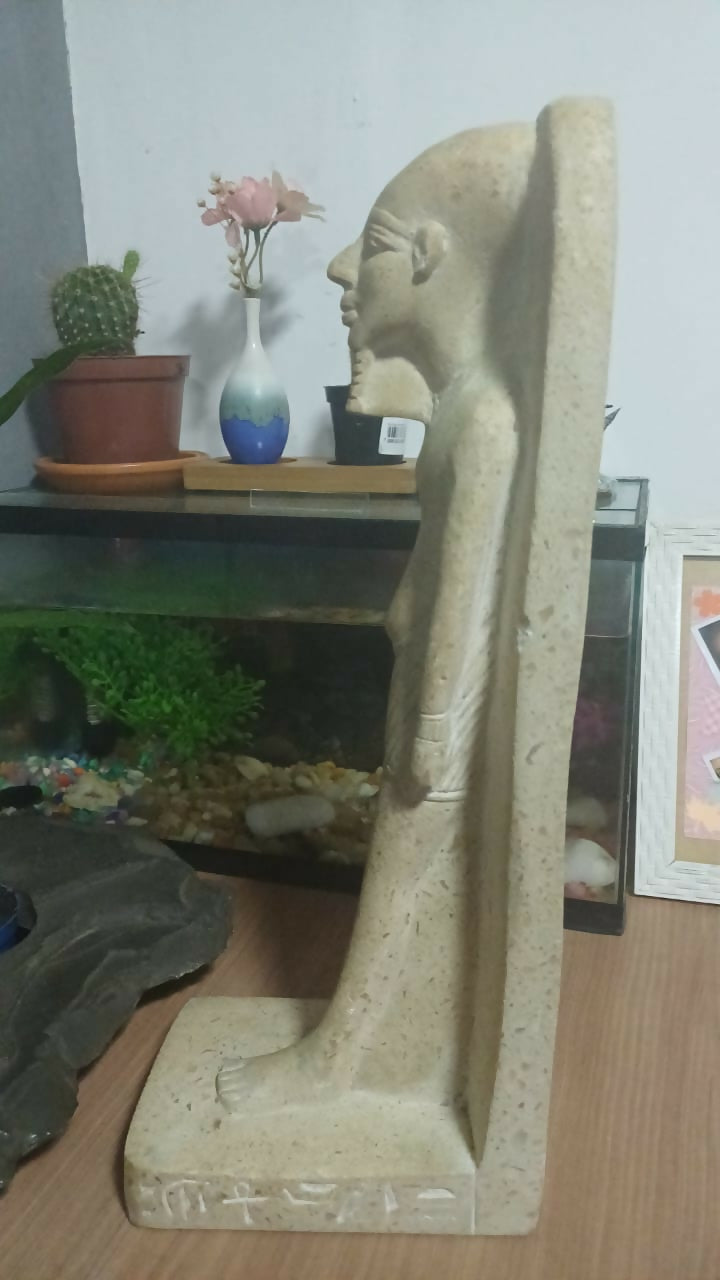 Estátua Egípcia de Pedra