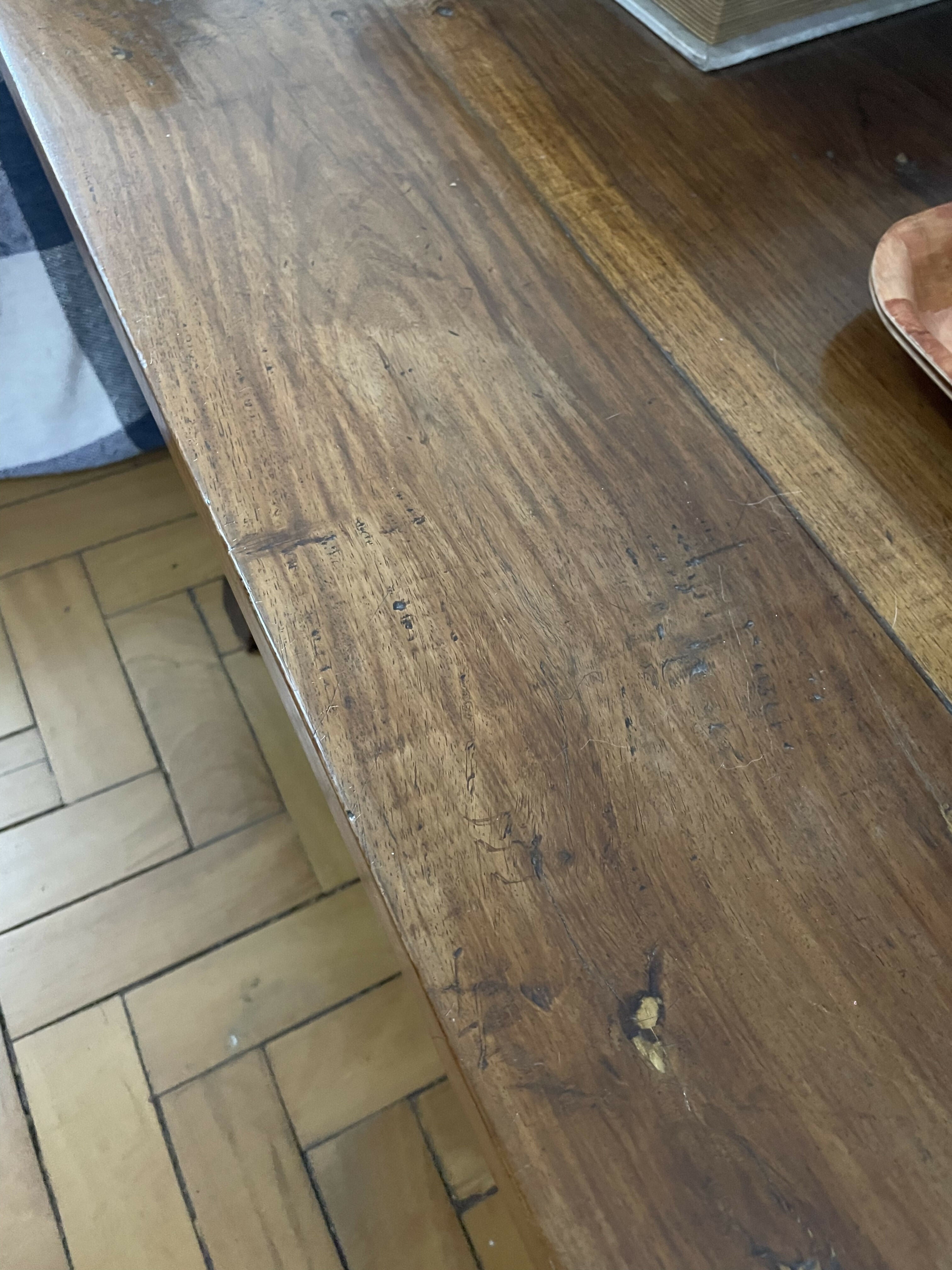 Mesa de centro rústica com duas gavetas