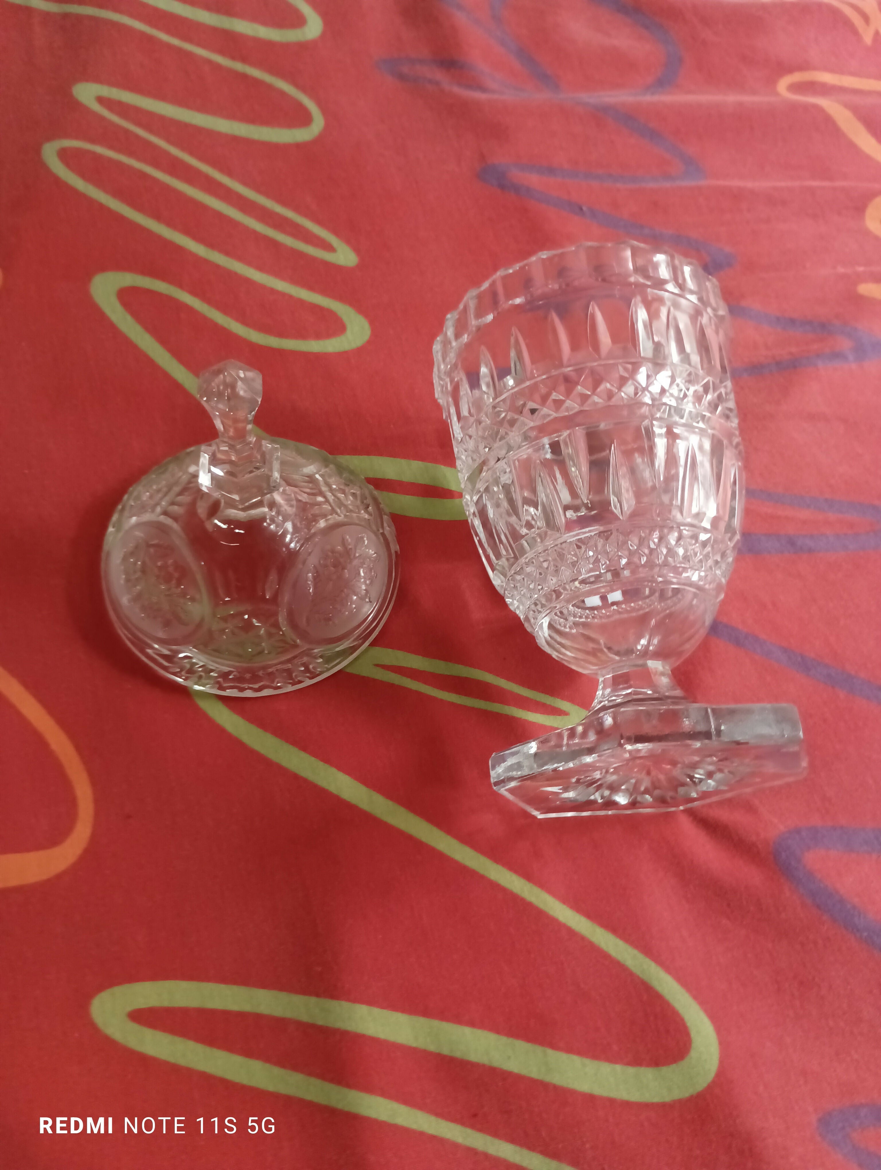 Bomboniere lapidada antiga pé hexagonal