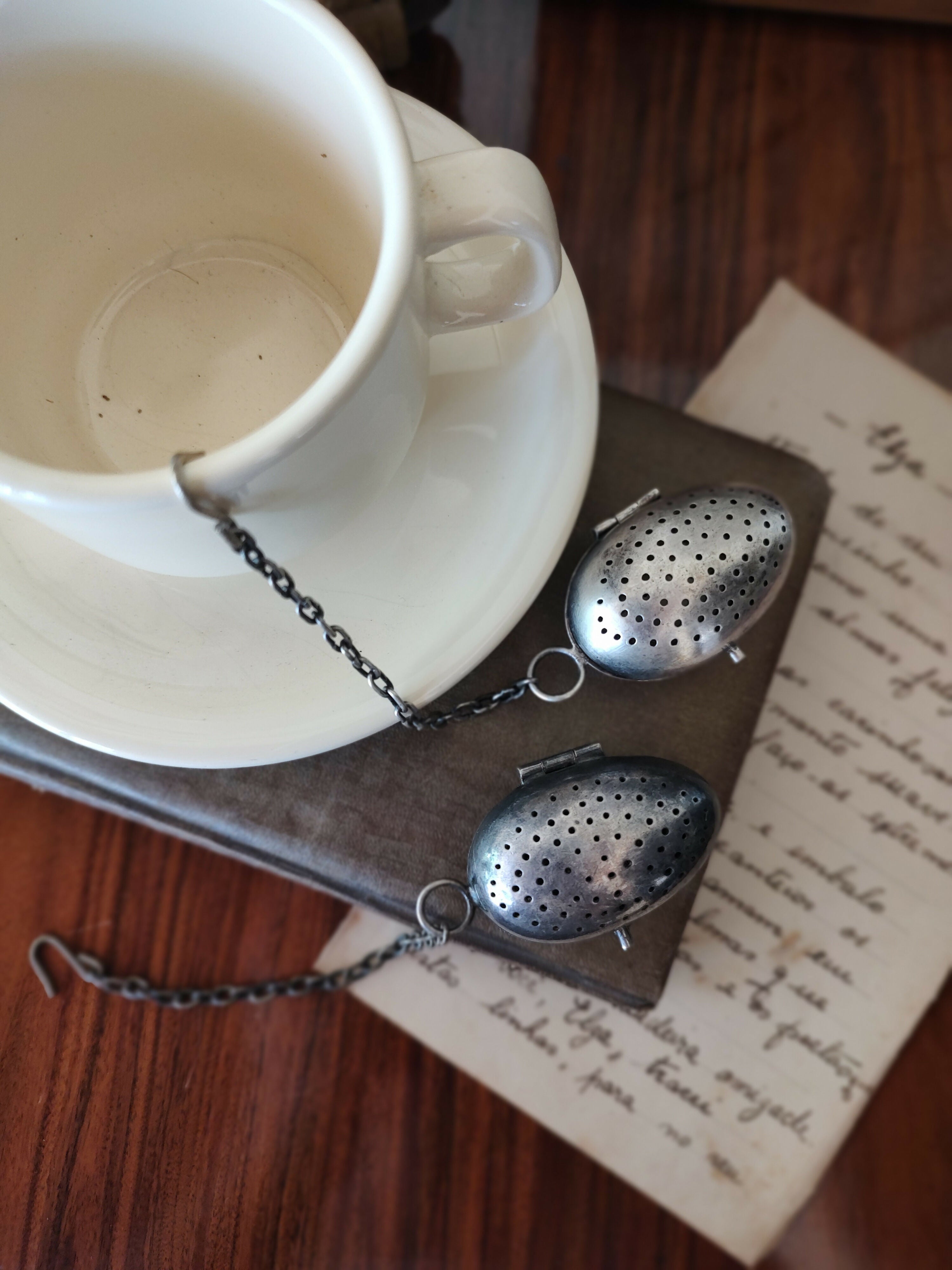 Antigo Infusor / Coador de Chá Eberle em Prata - formato de ovo (valor unitário)