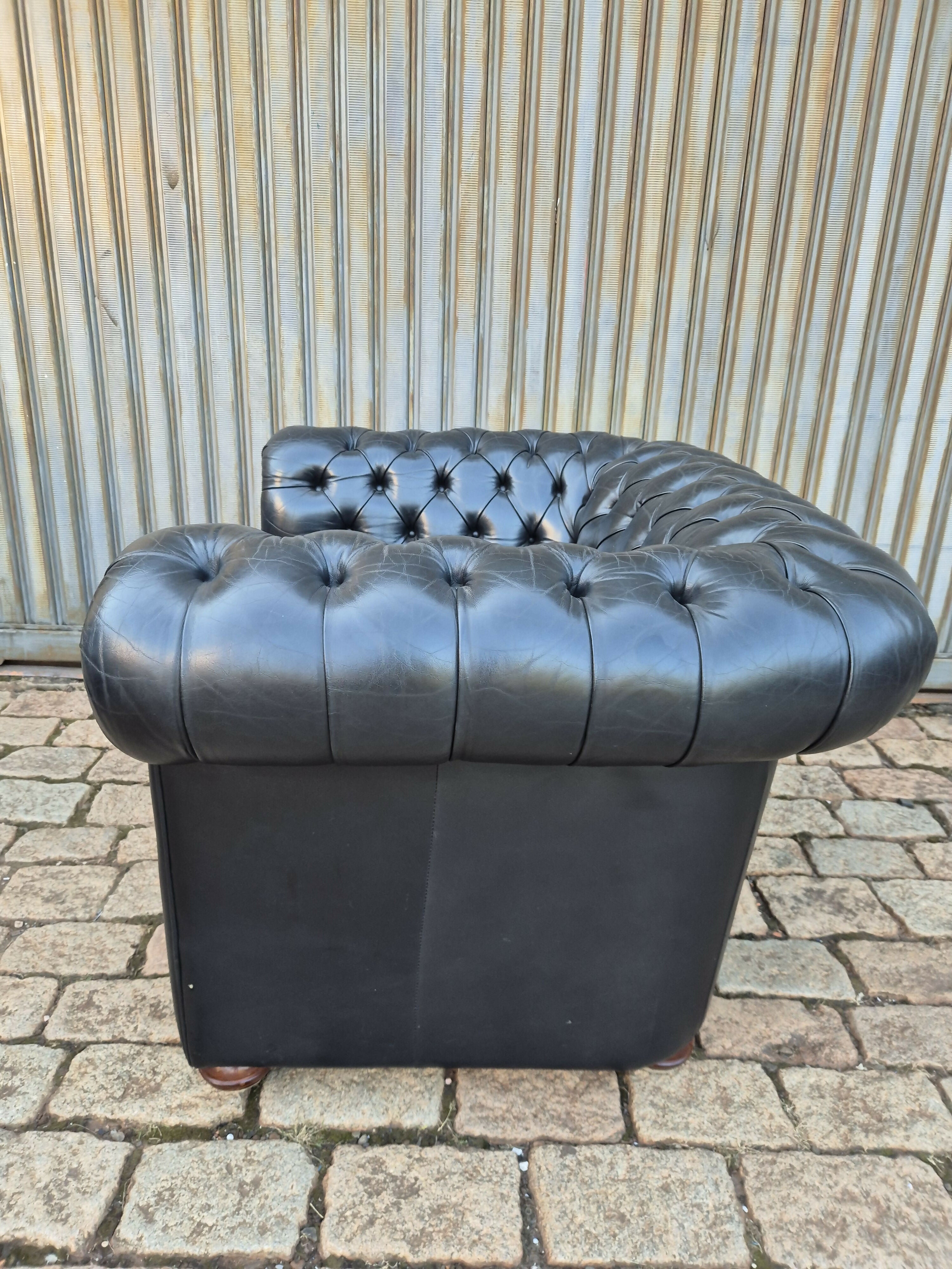 Poltrona Chesterfield Couro Preto