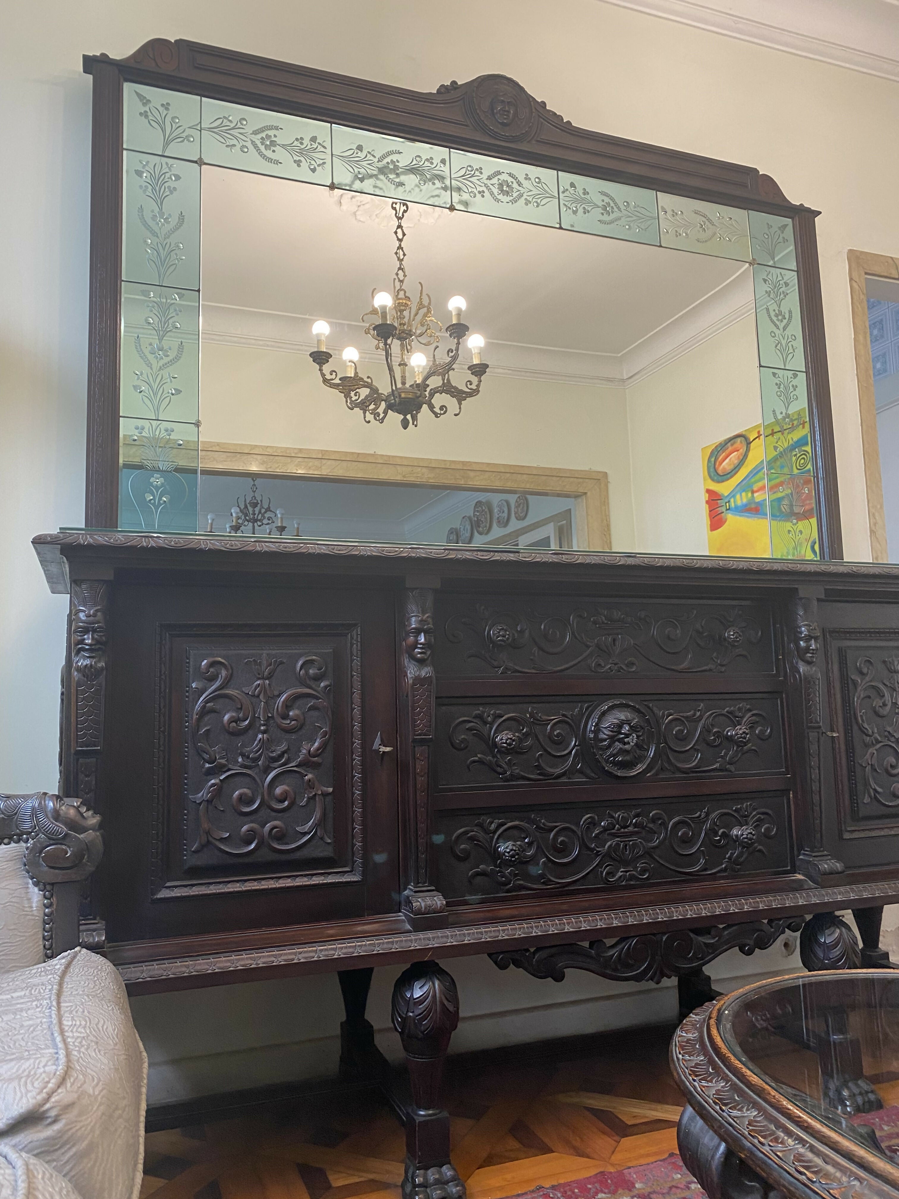 SALA DE PALÁCIO! Completa (sofá, mesa de centro, mesa de jantar, cadeiras, cristaleira, buffet e colunas)