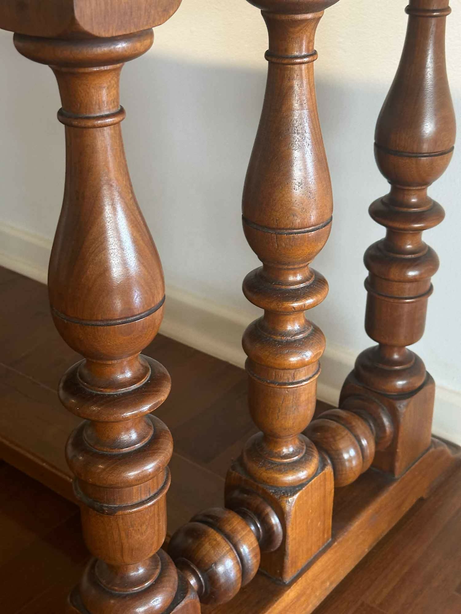 Mesa Aparador / Bar em madeira