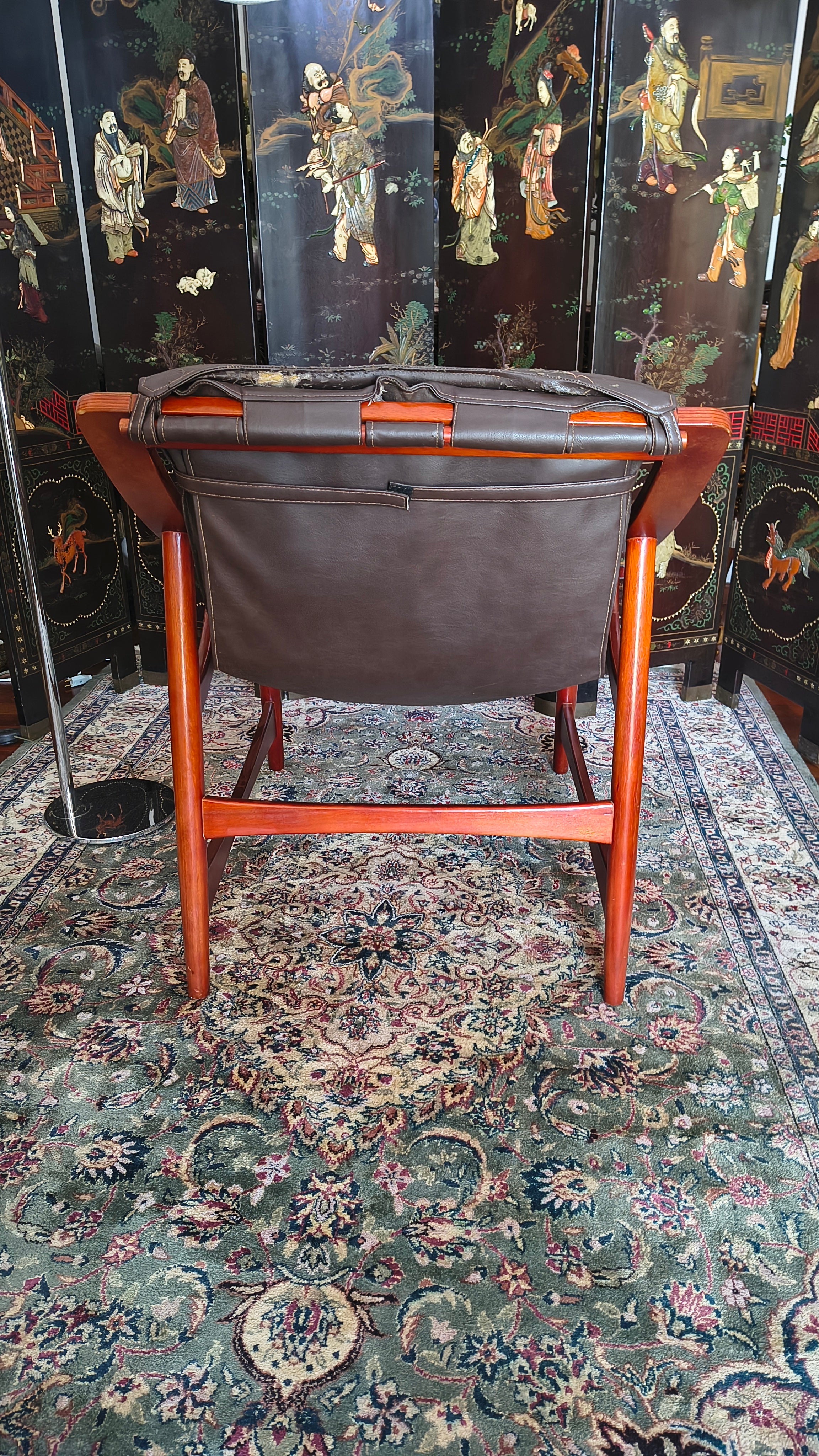 Poltrona Sol design modernista ( releitura Liceu)