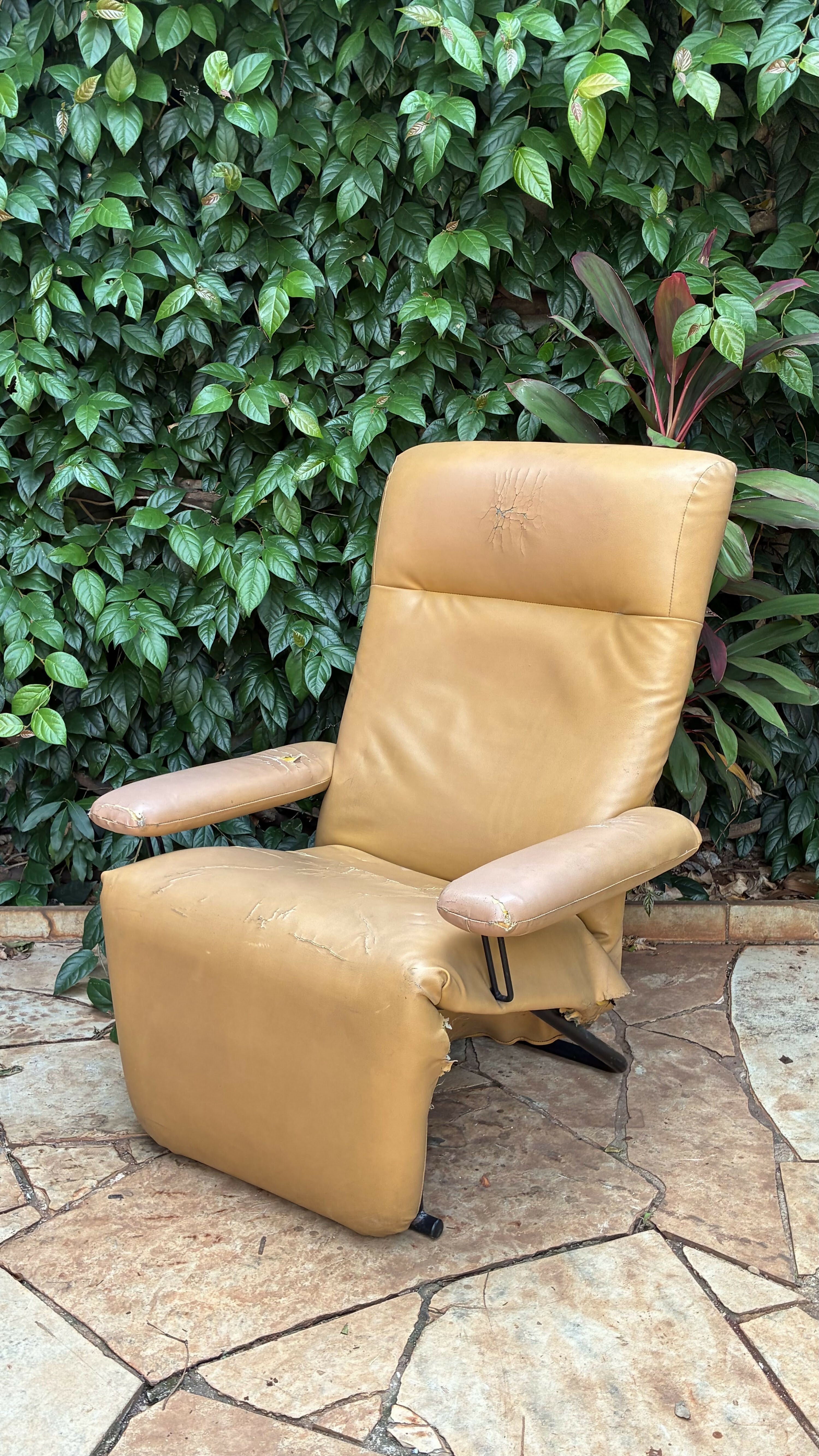 PAR DE POLTRONAS LAFER em couro natural bege