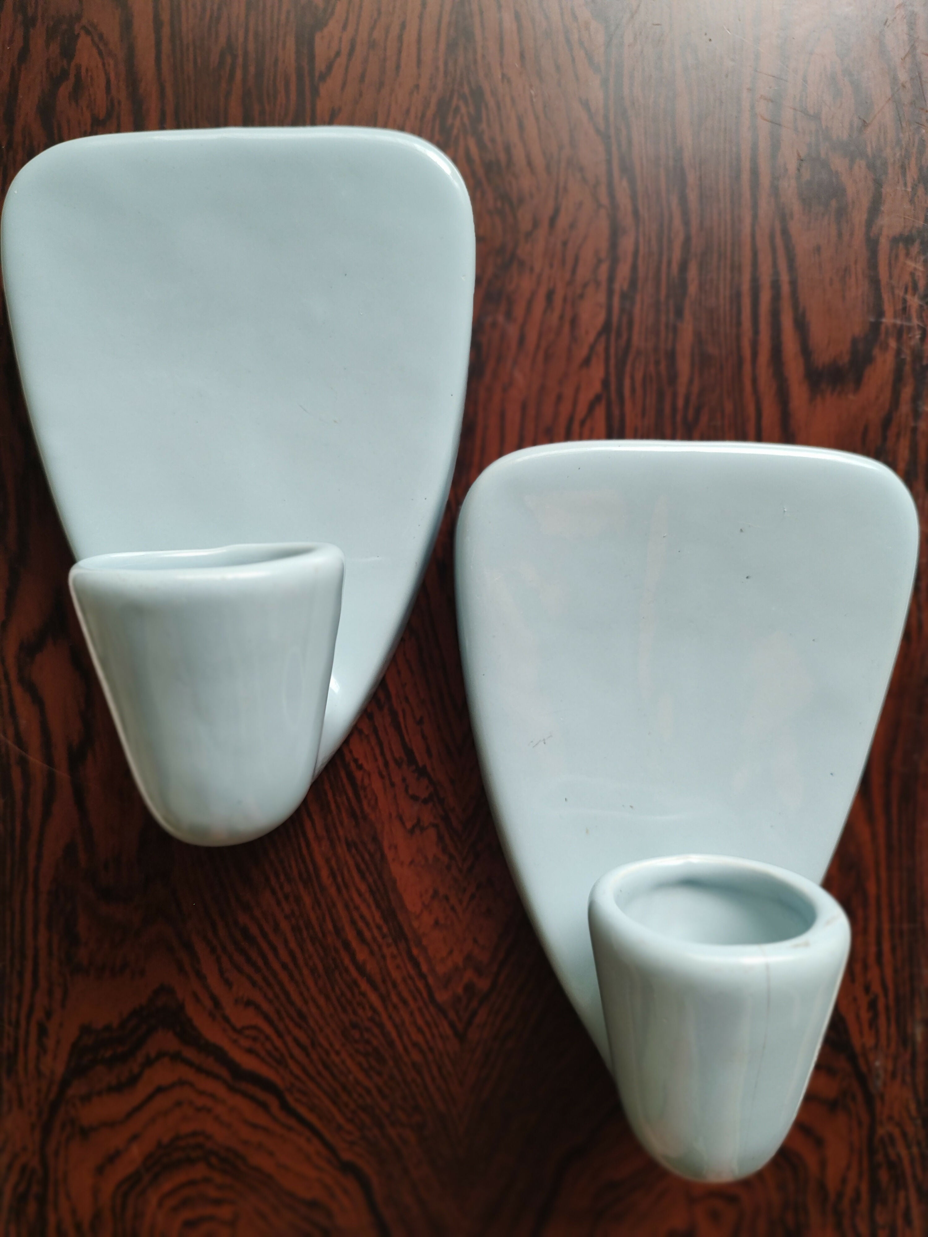 Par de Arandelas de parede anos 50 em porcelana azul bebê